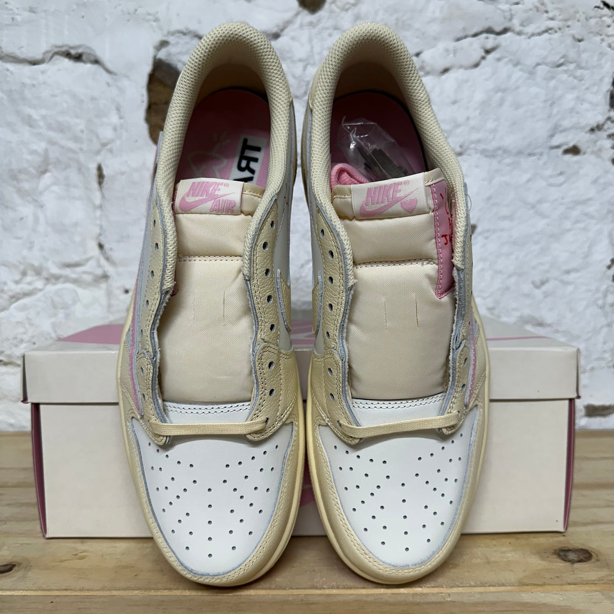 Air Jordan 1 Low Travis Scott Shy Pink Sz 10 DS