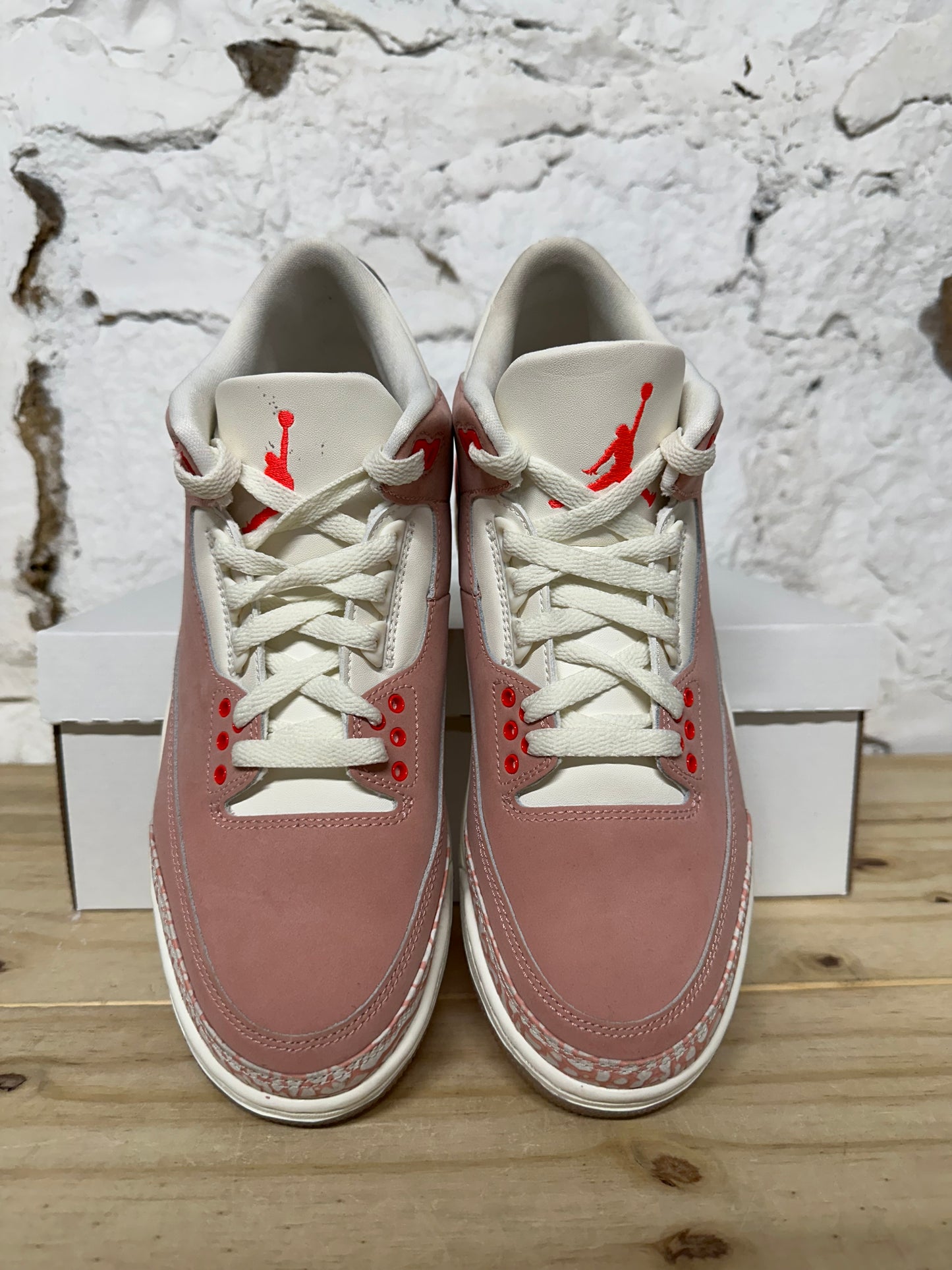 Air Jordan 3 Rust Pink Sz 8 (9.5W)