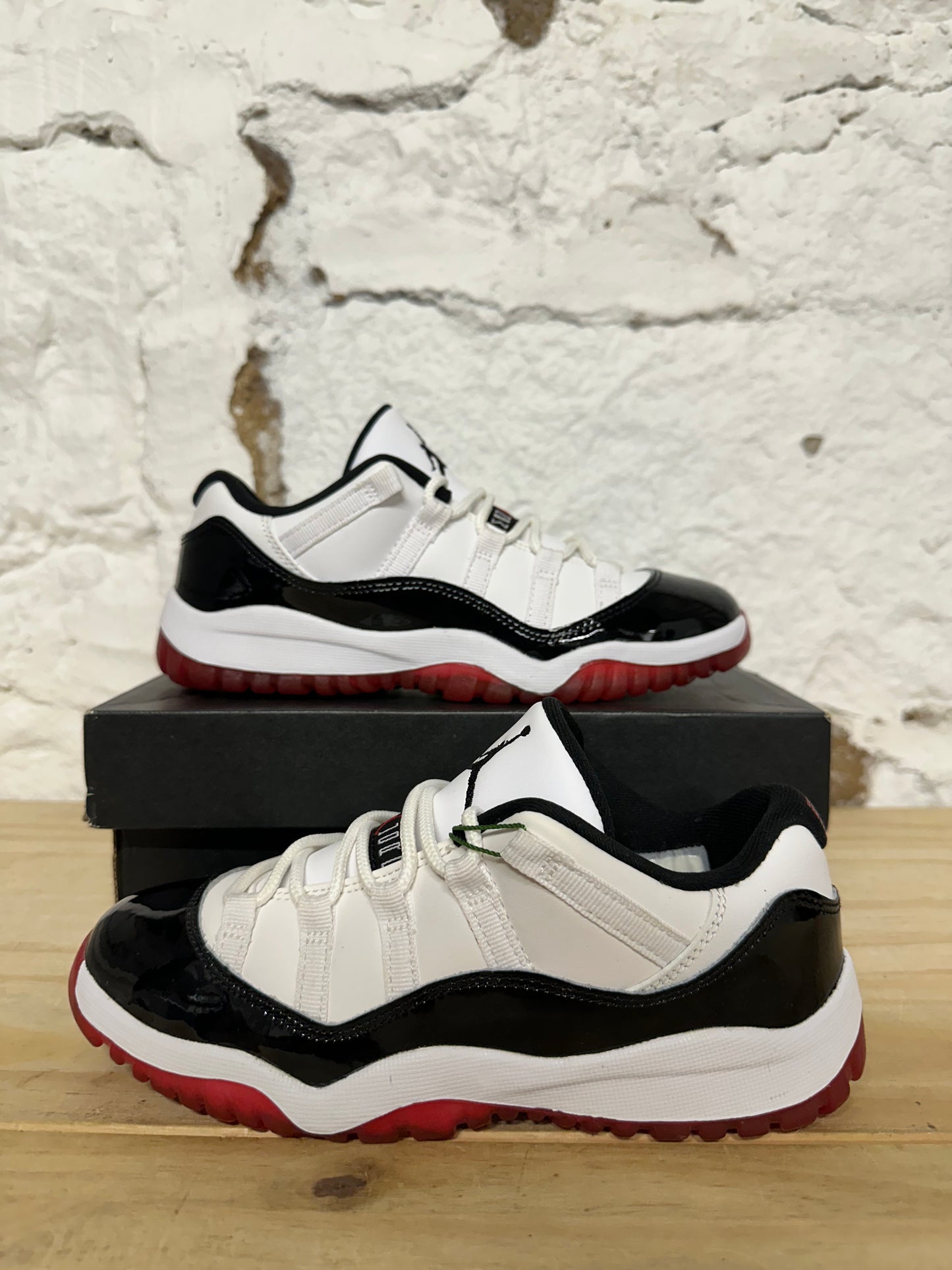 Air Jordan 11 Low Concord Bred Sz 2.5Y DS