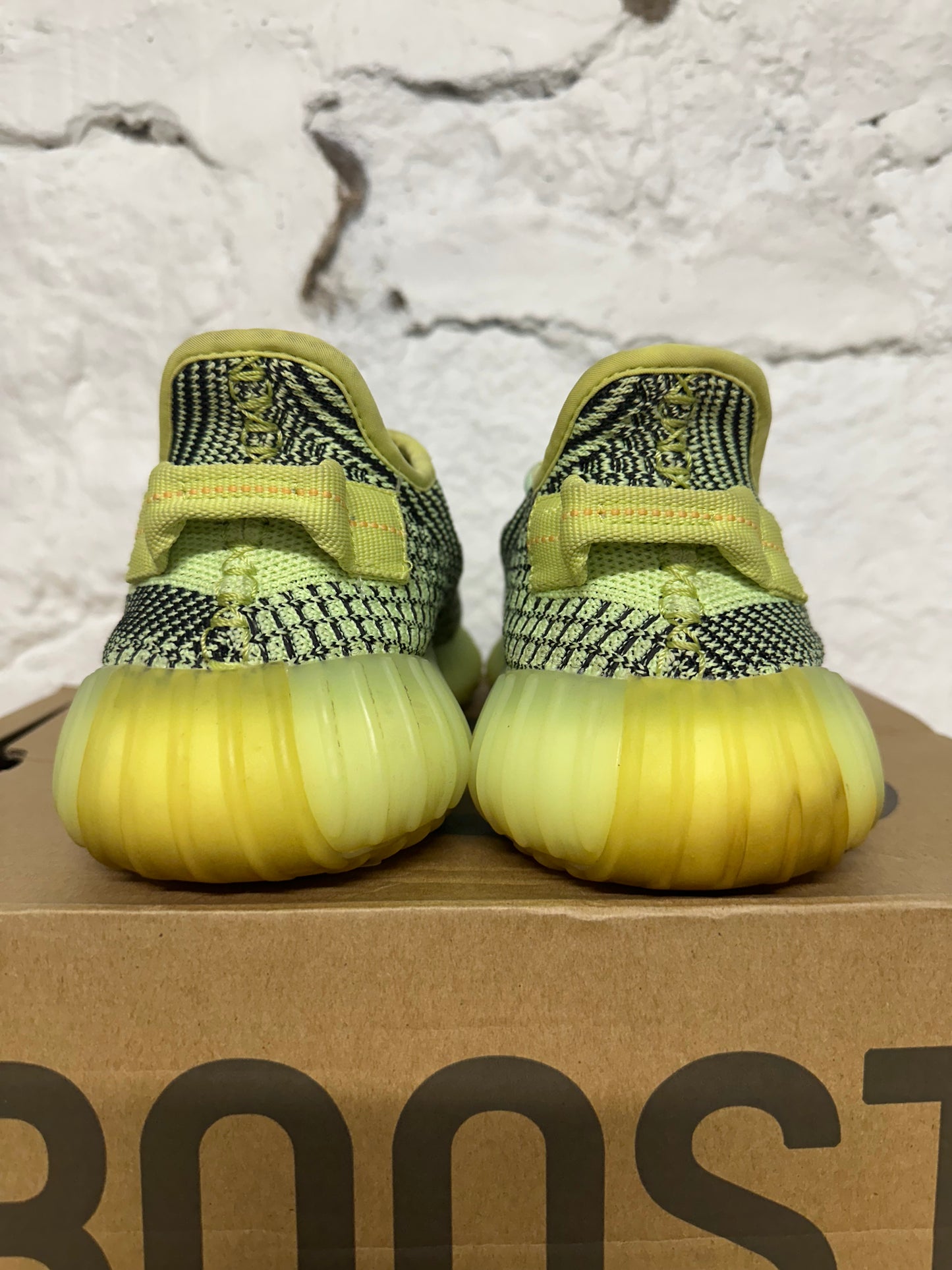 Yeezy 350 V2 Yeezreel Sz 7