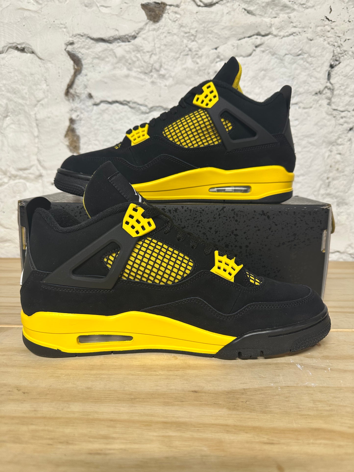 Air Jordan 4 Thunder Sz 10 DS