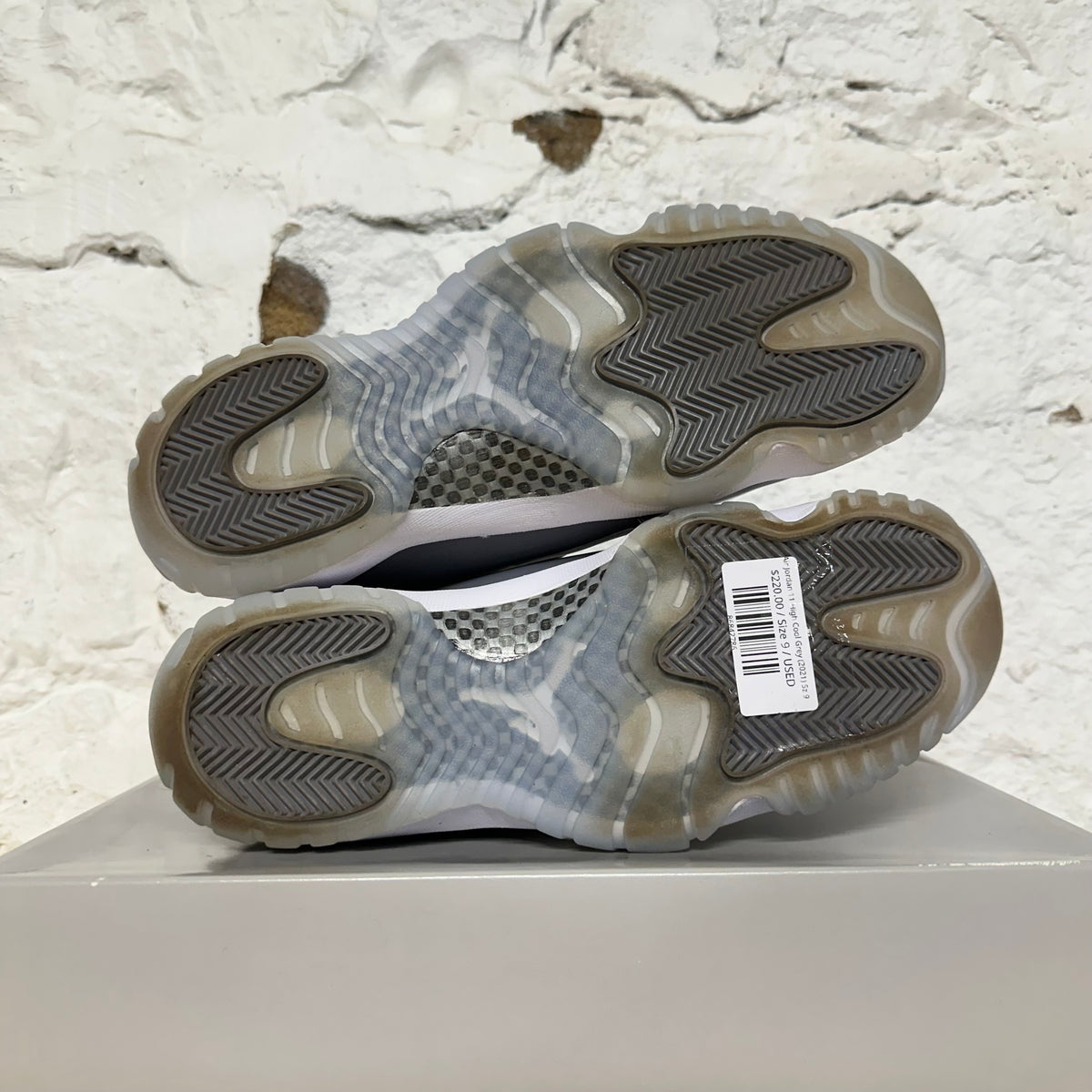 Air Jordan 11 High Cool Grey (2021) Sz 9