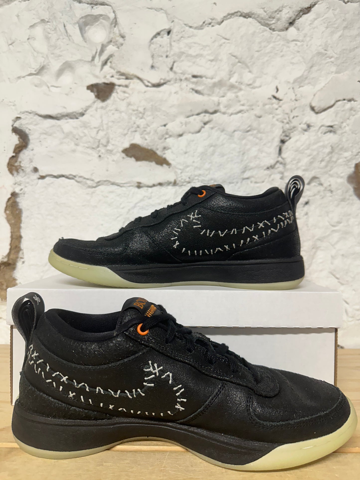 Nike Book 1 Halloween Sz 9.5