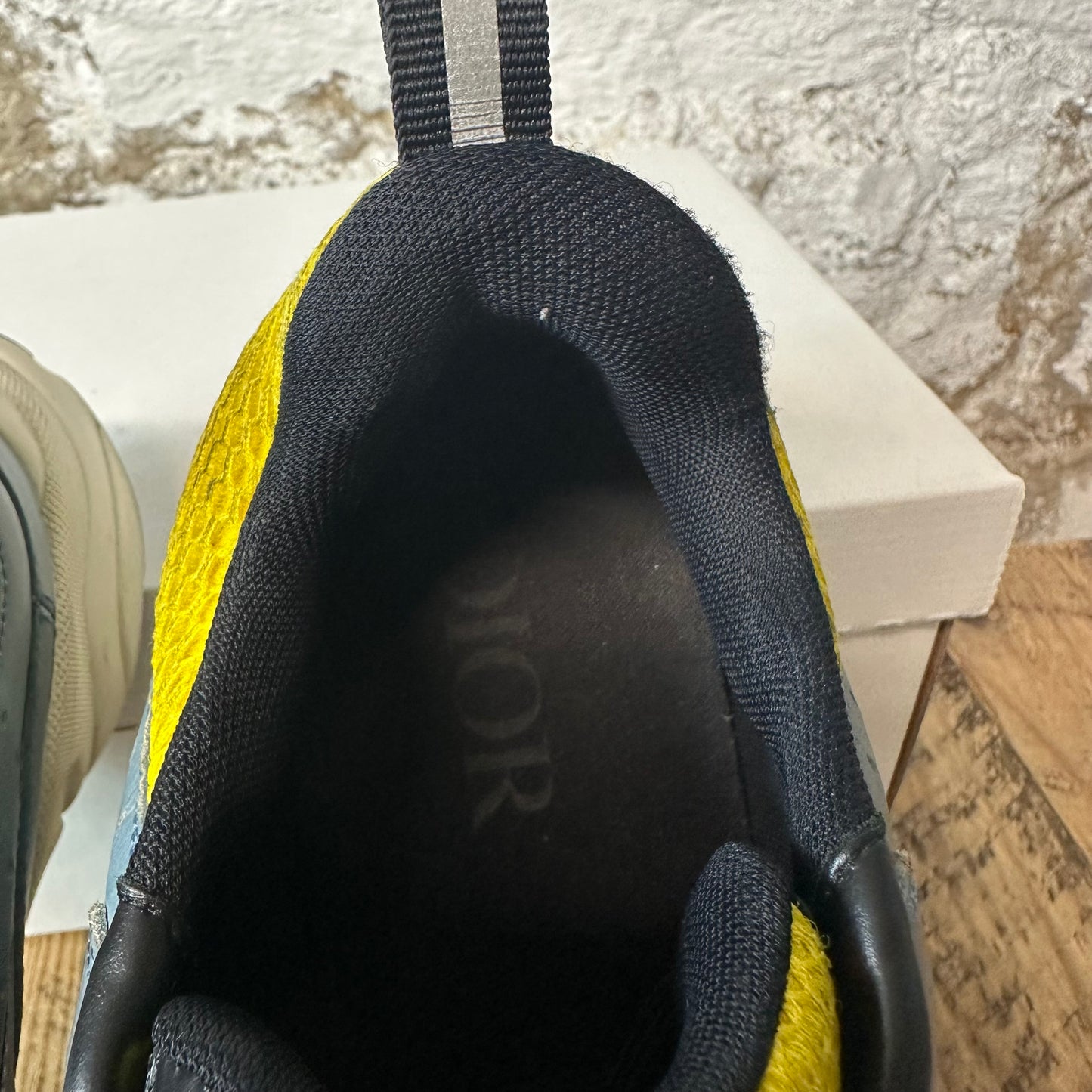 Dior B22 Teal Yellow White Sneaker Sz 7 (40) No Box