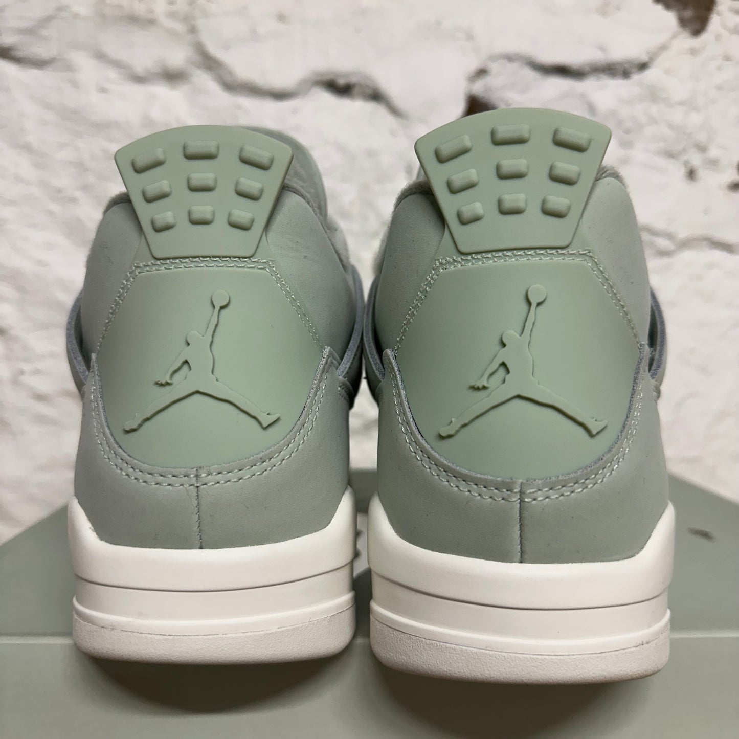 Air Jordan 4 Seafoam Sail Sz 10.5 (12W)