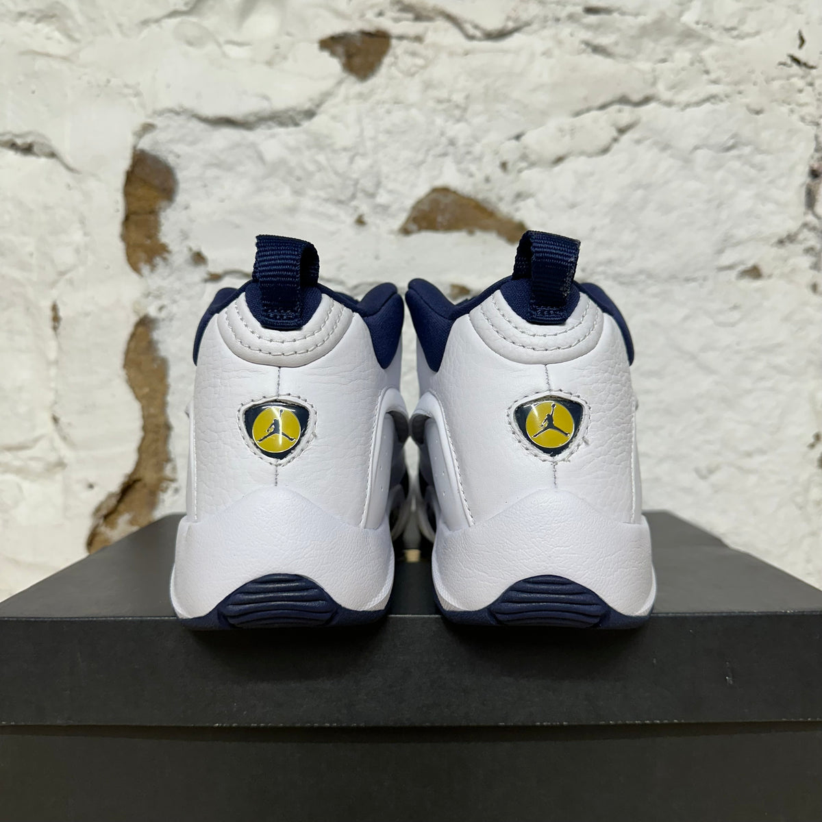 Jordan Jumpman Quick 23 White Navy Maize Sz 9 DS