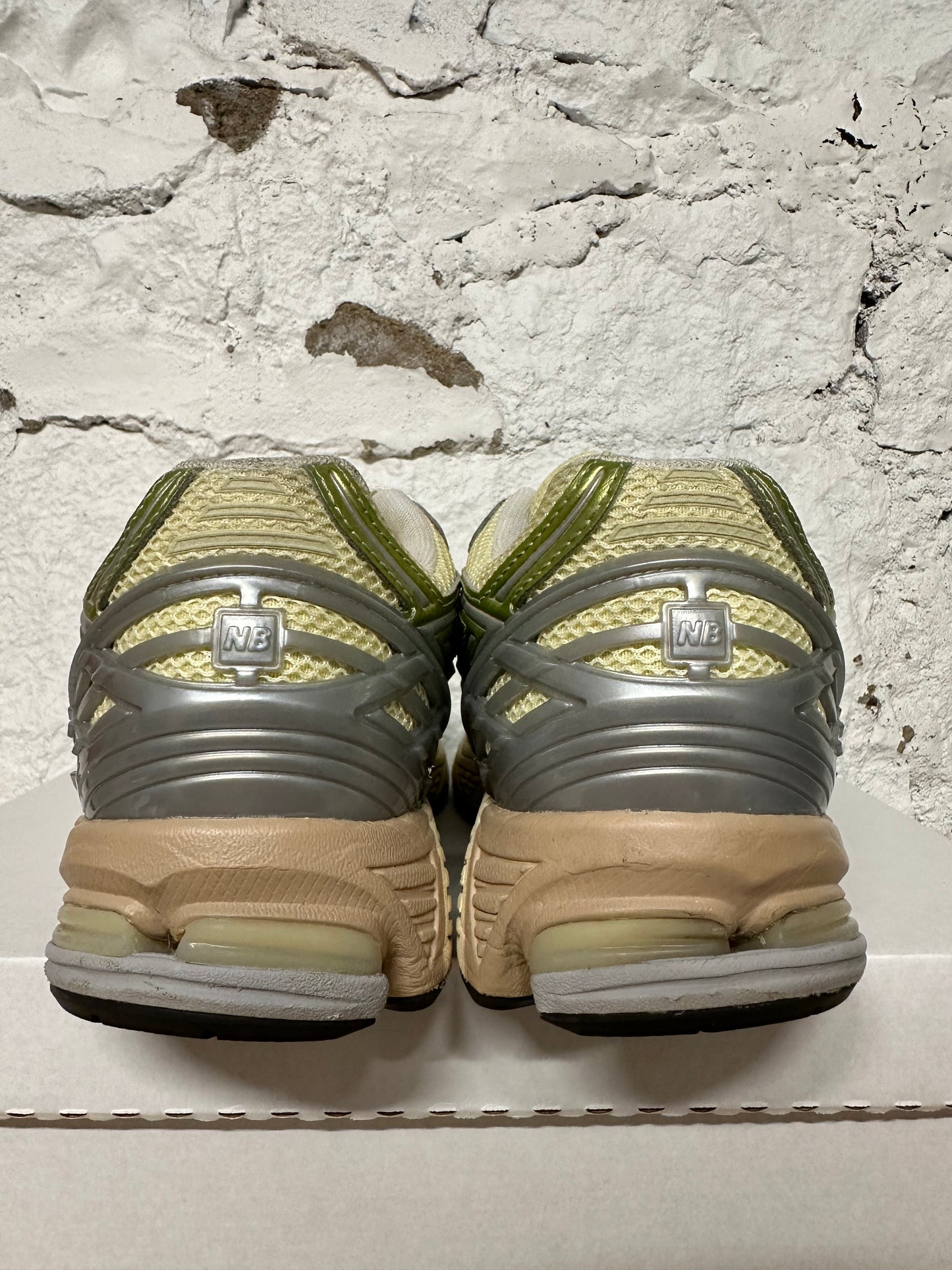 New Balance 1906R Parchment Sz 10