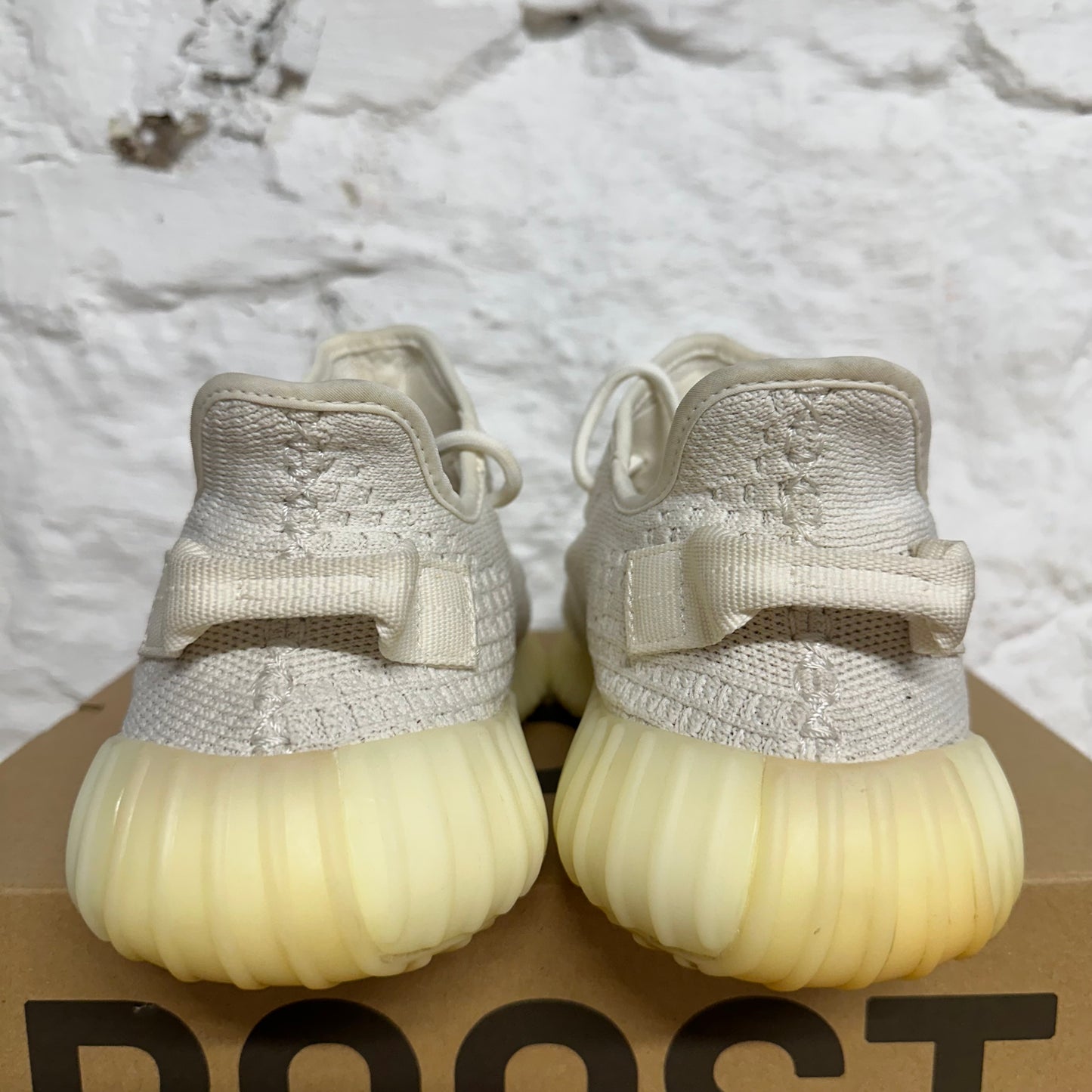 Yeezy 350 V2 Bone Sz 9.5