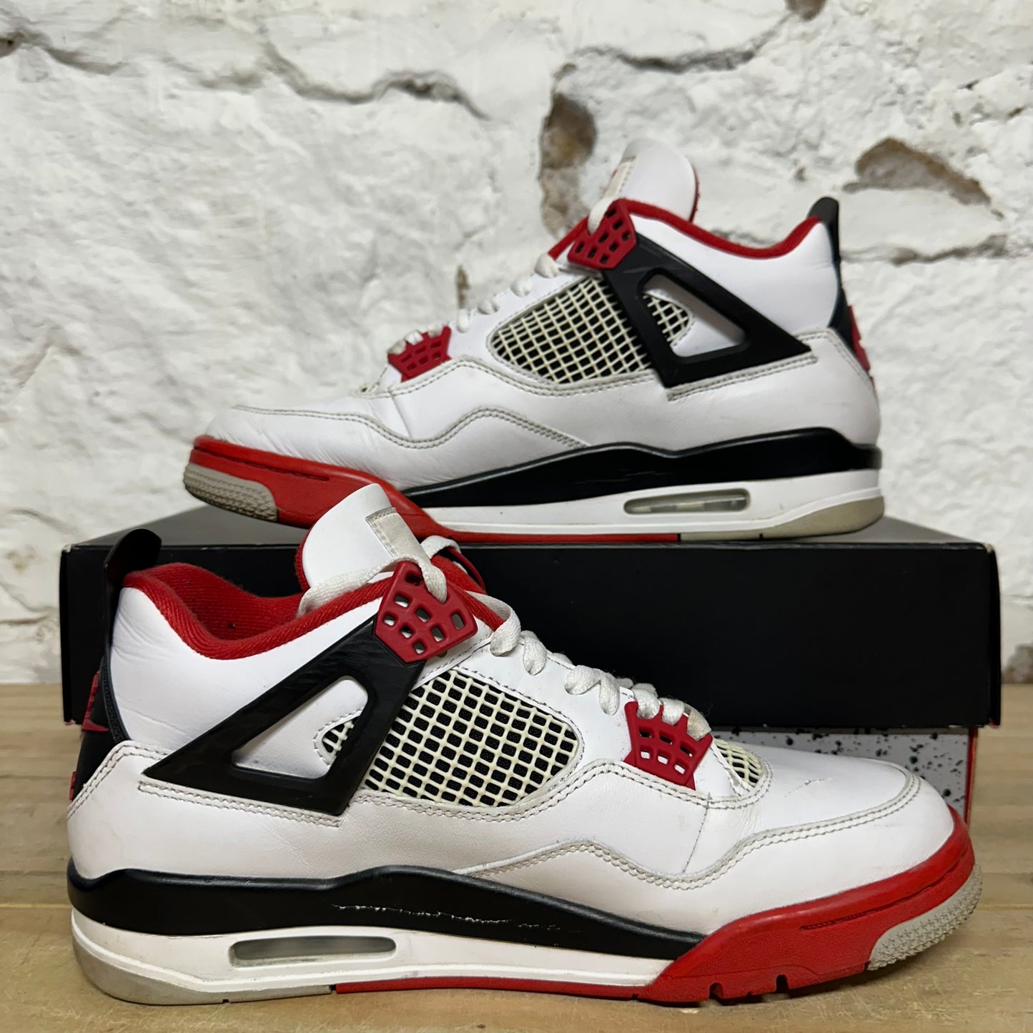 Air Jordan 4 Fire Red Sz 10