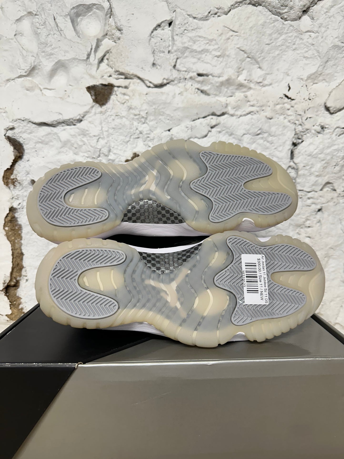 Air Jordan 11 High Jubilee Sz 11 DS