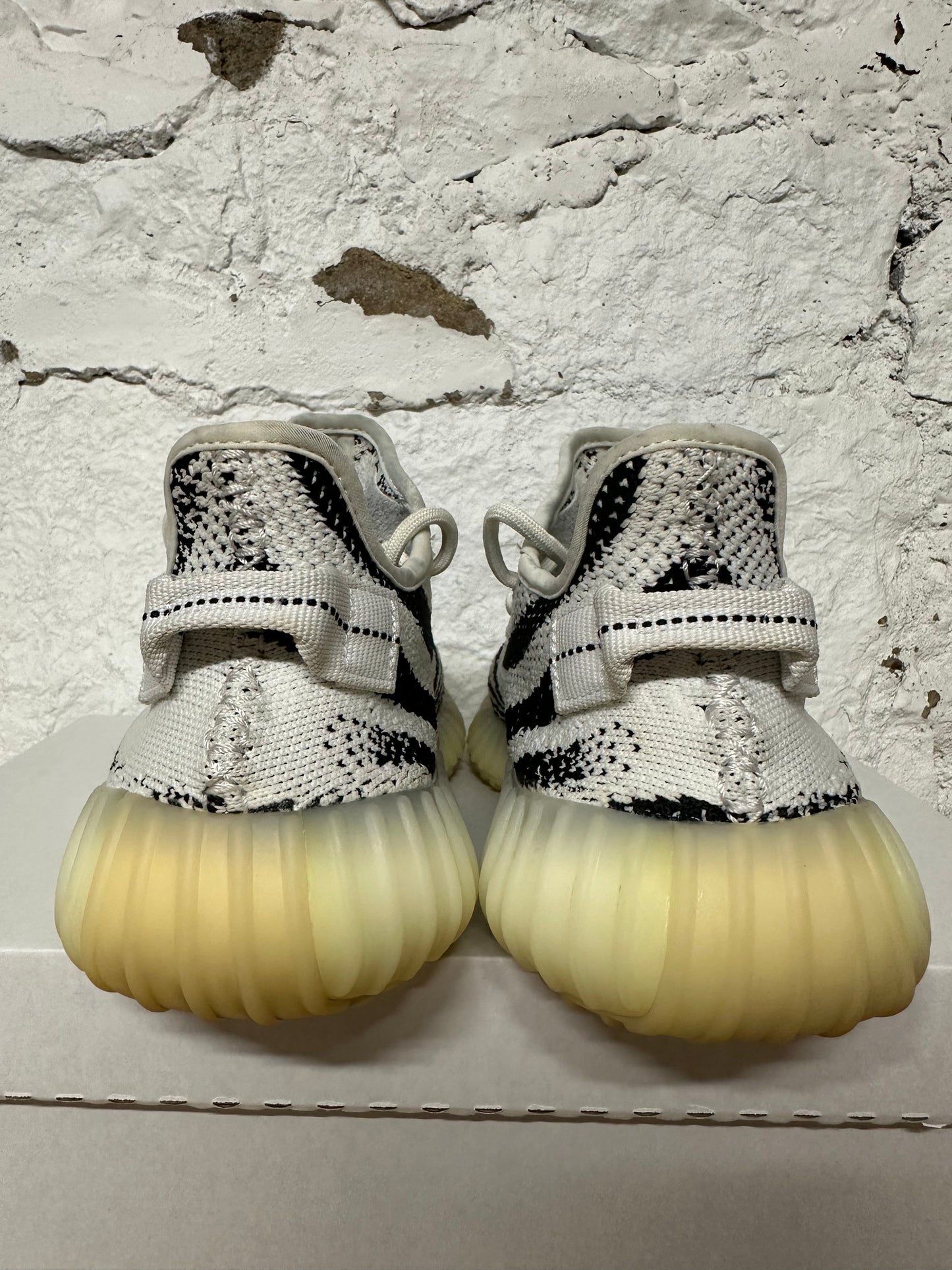 Yeezy 350 V2 Zebra Sz 8