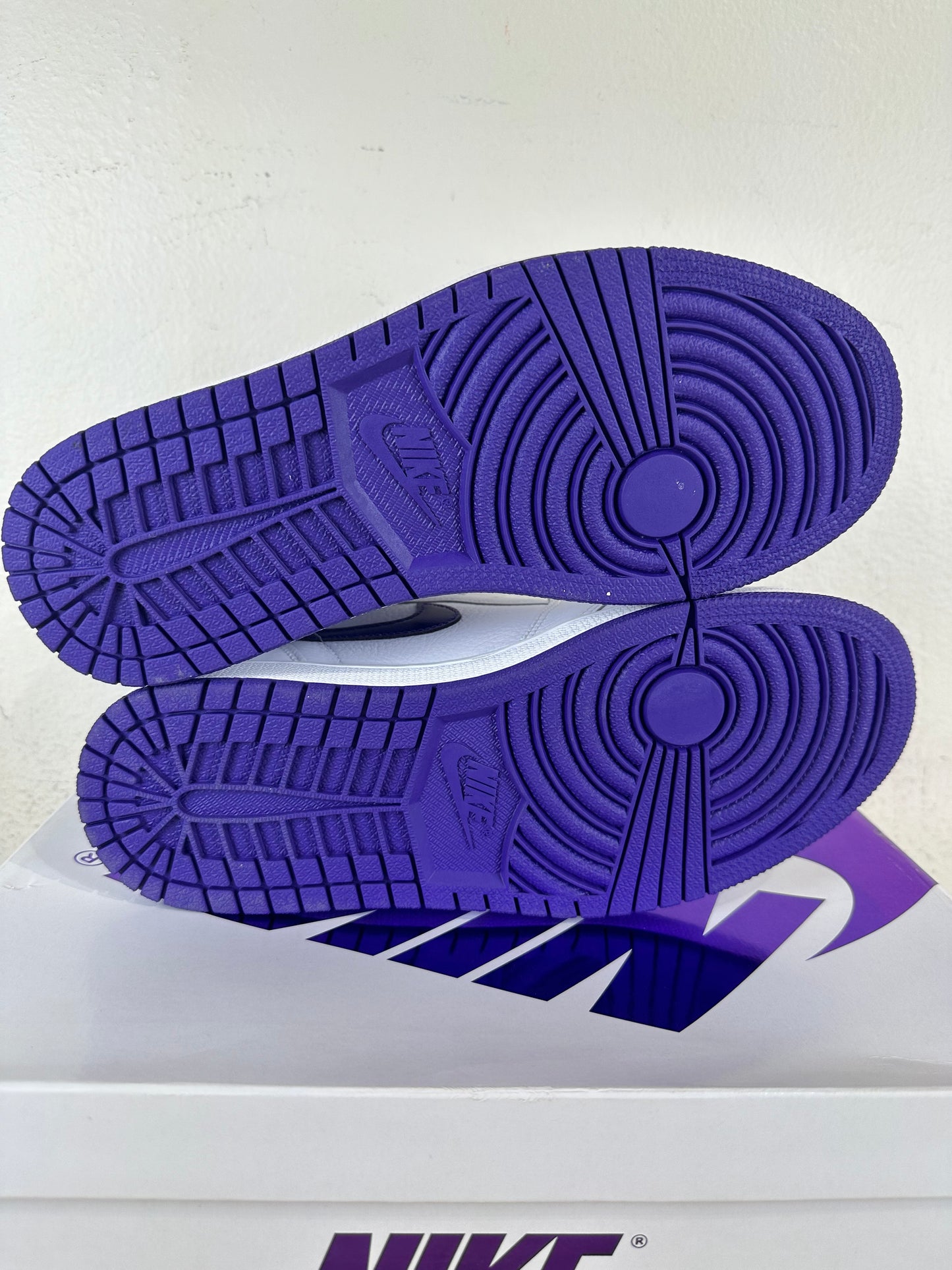 Air Jordan 1 High Court Purple Sz 7.5(9W) DS