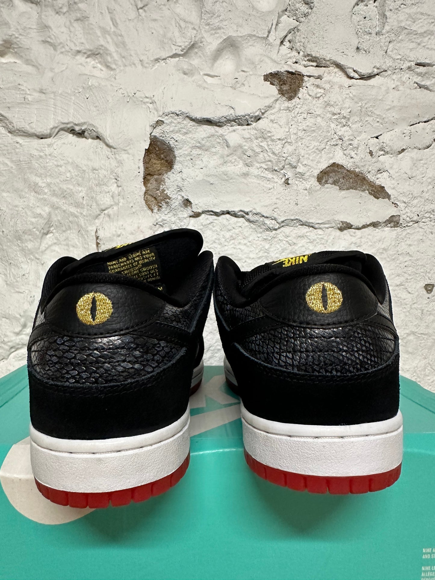 Nike SB Dunk Low Snake Eyes Sz 9 DS