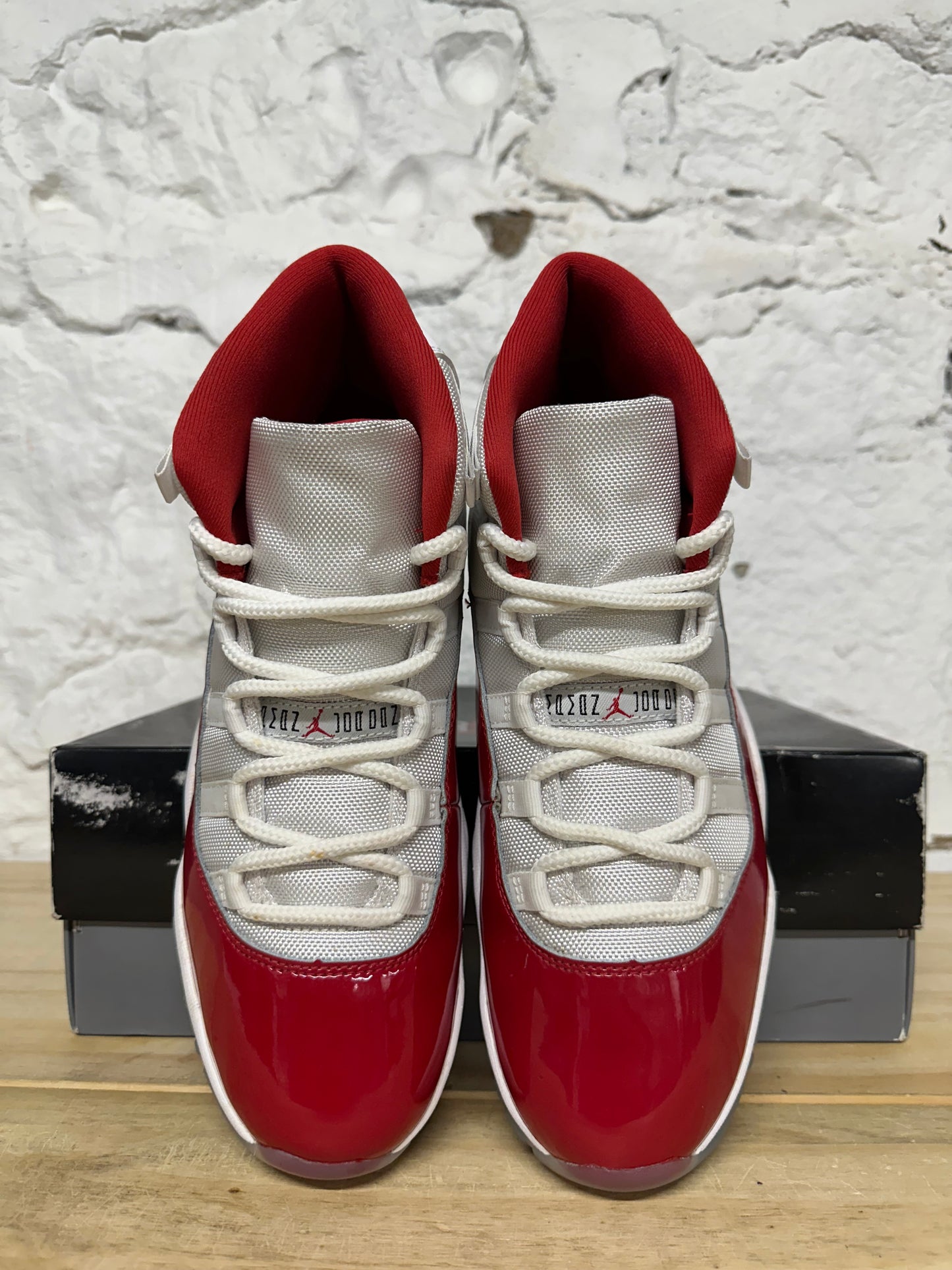 Air Jordan 11 High Cherry Sz 10