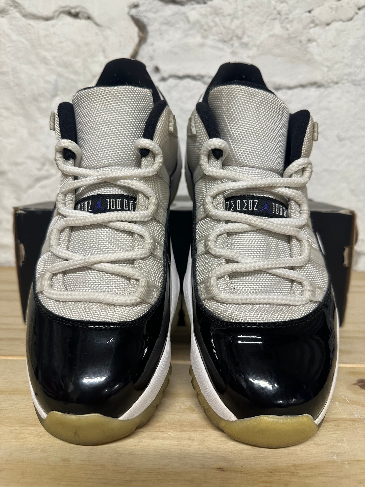 Air Jordan 11 Low Concord Sz 8.5