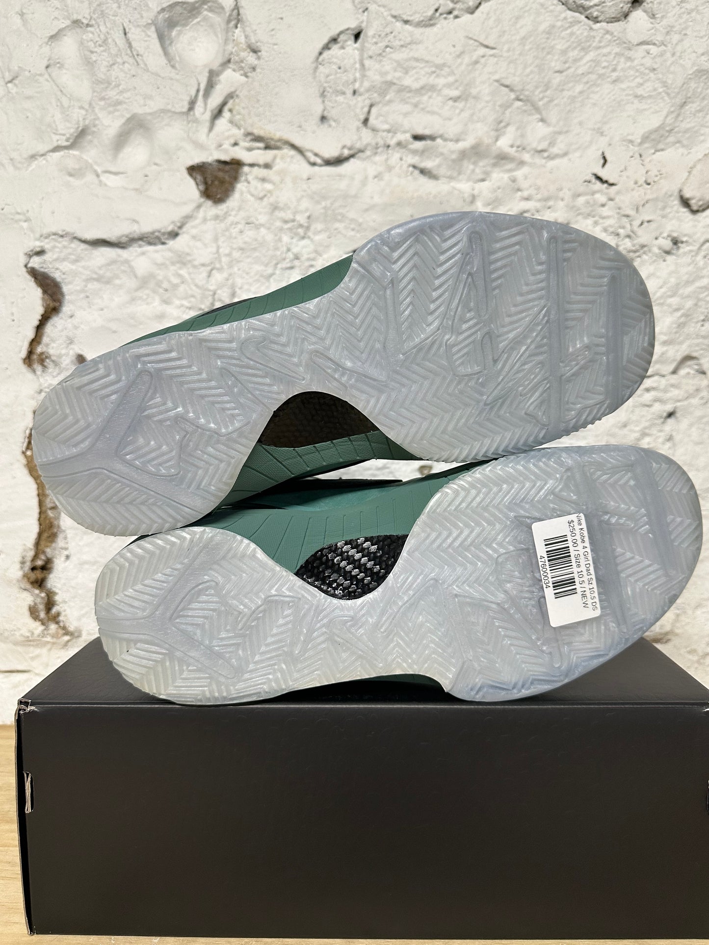 Nike Kobe 4 Protro Girl Dad Sz 10.5 DS
