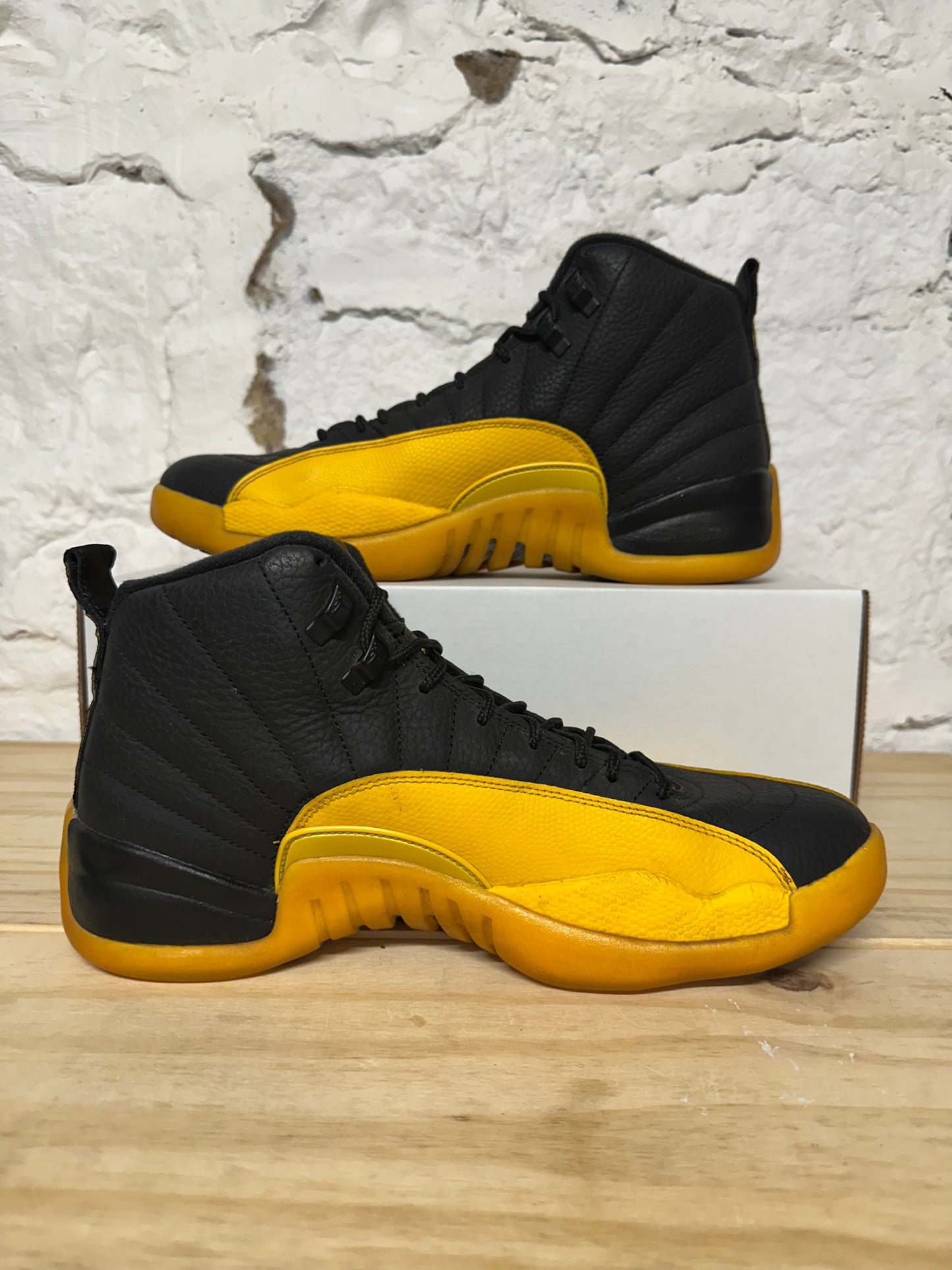 Air Jordan 12 University Gold Sz 10.5