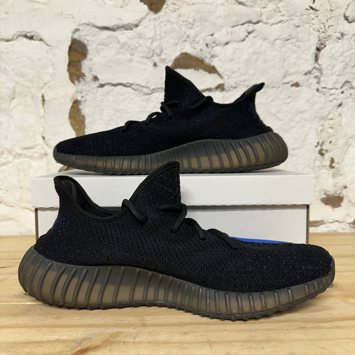 Yeezy 350 V2 Dazzling Blue Sz 13