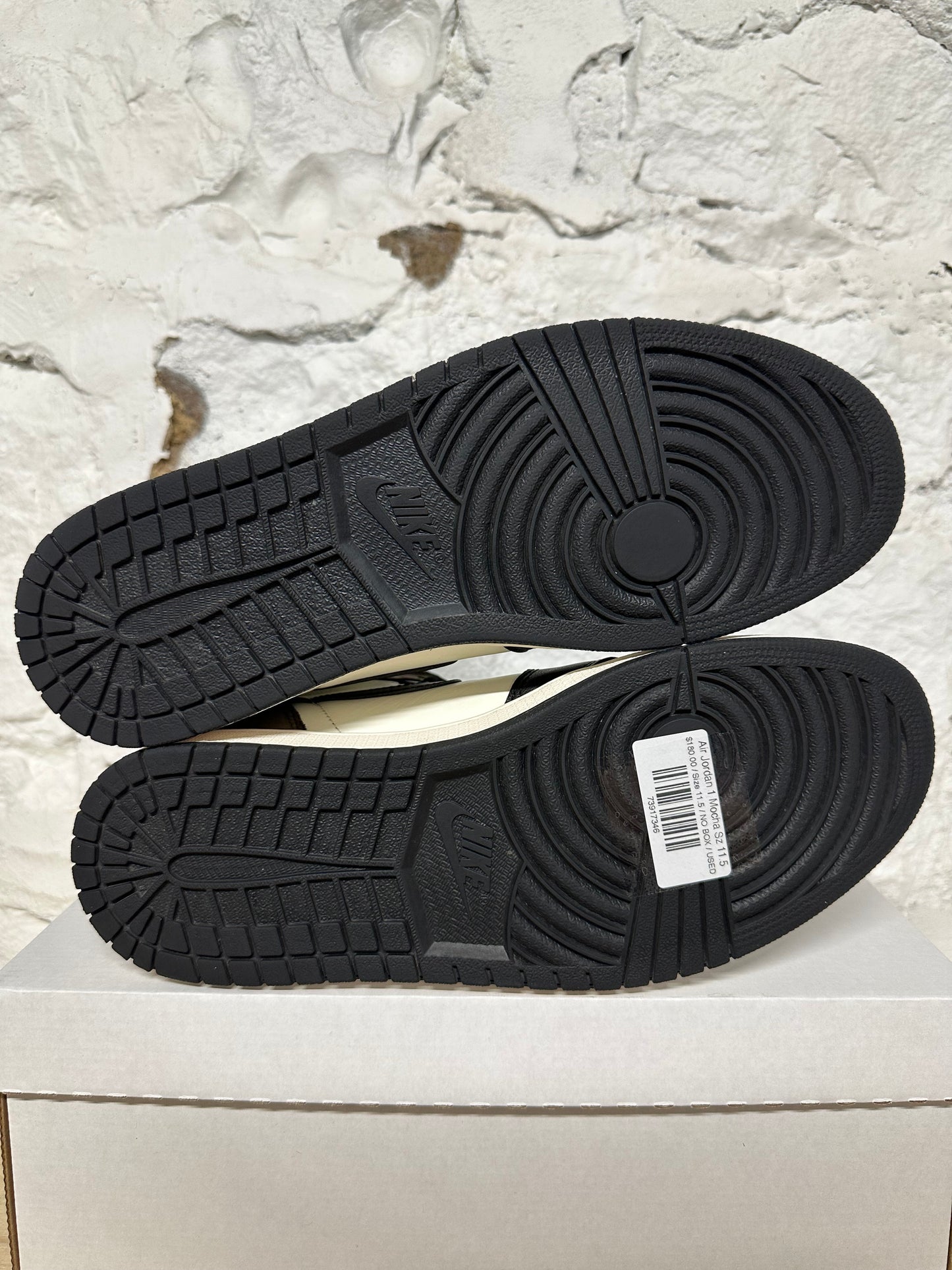 Air Jordan 1 High Dark Mocha Sz 11.5