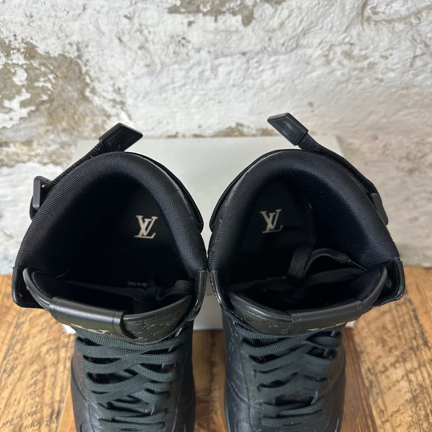 Louis Vuitton High Black Monogram Rivoli Sneaker Sz 12.5 (11LV)