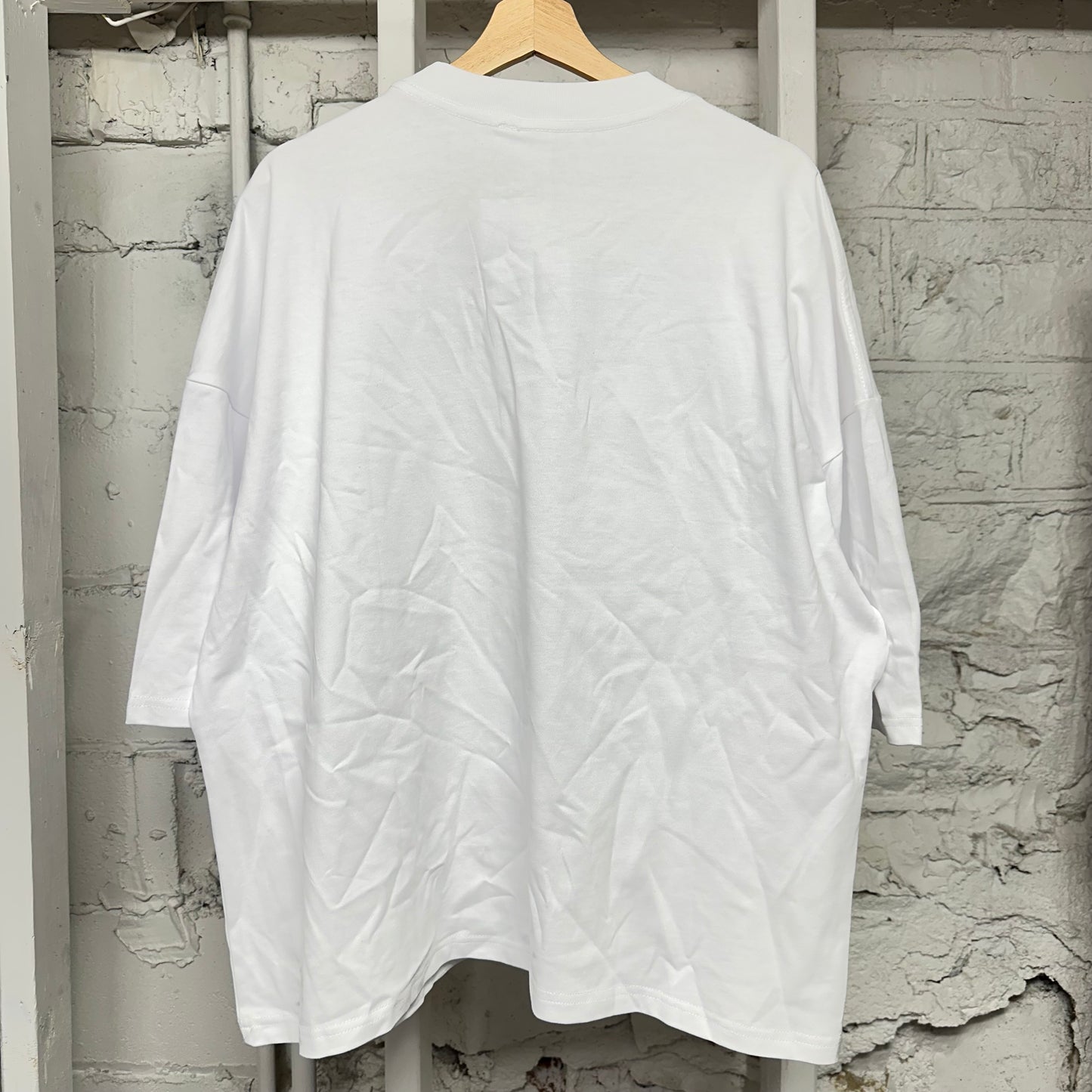 Saint Vanity Brown Griffin White T-Shirt Sz M