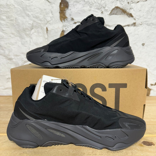 Yeezy 700 MNVN Triple Black Sz 8.5 DS