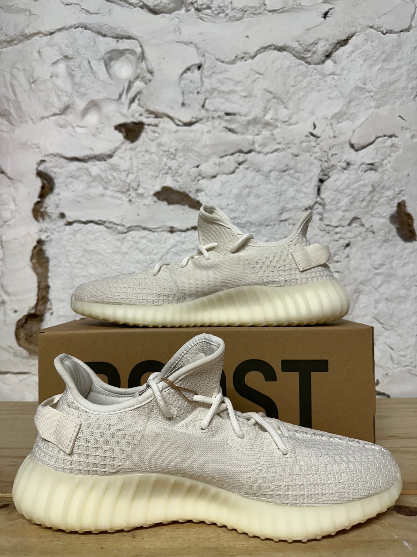 Yeezy 350 V2 Bone Sz 11 DS
