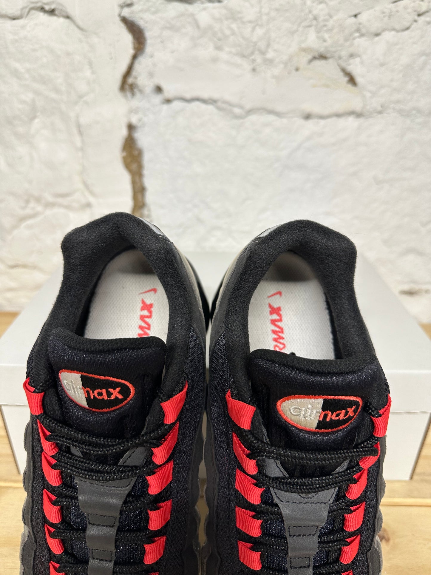 Nike Vapormax 95 Hot Red Sz 8.5