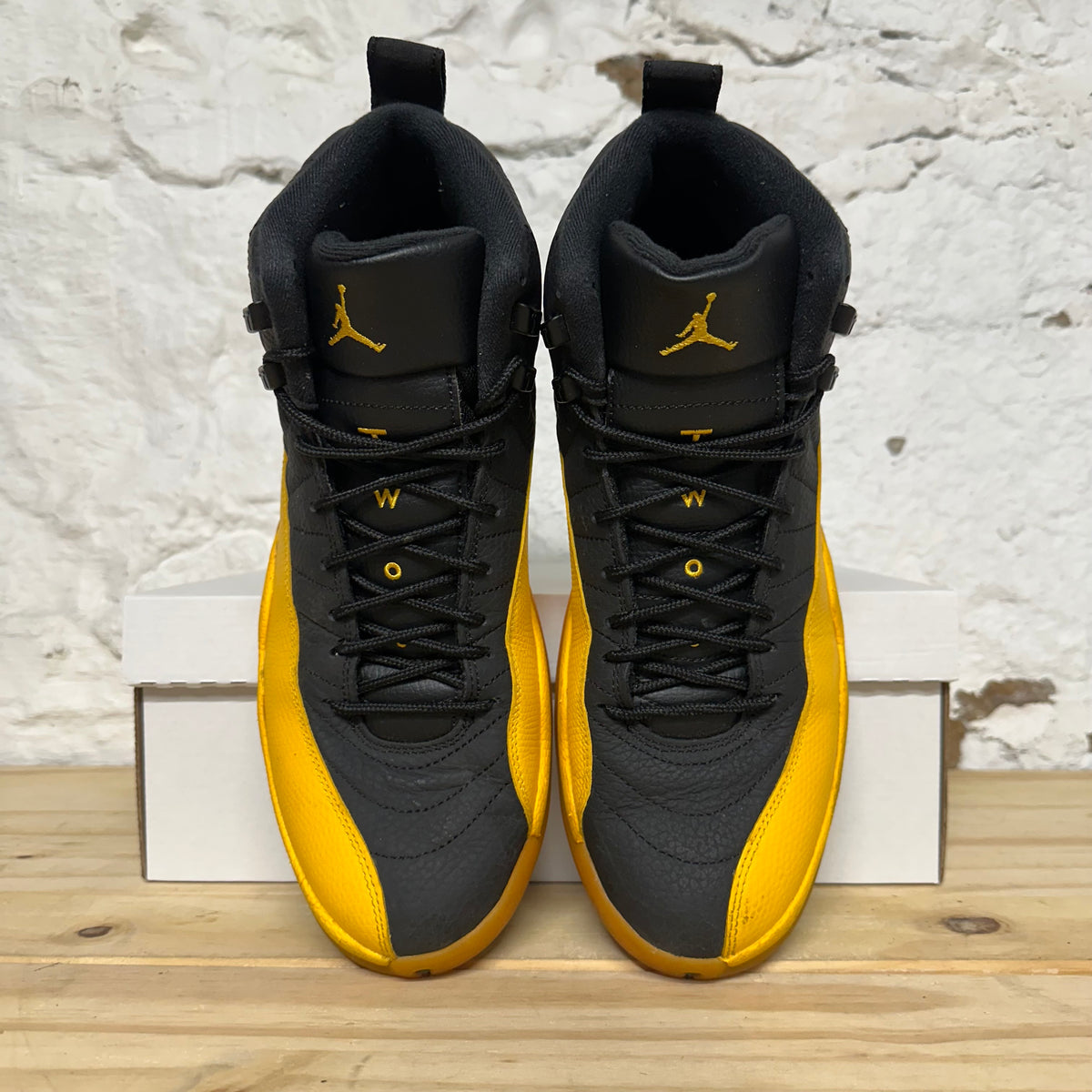 Air Jordan 12 Black University Gold Sz 11