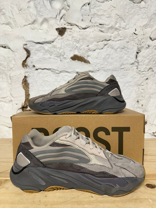 Yeezy 700 Tephra Sz 8.5