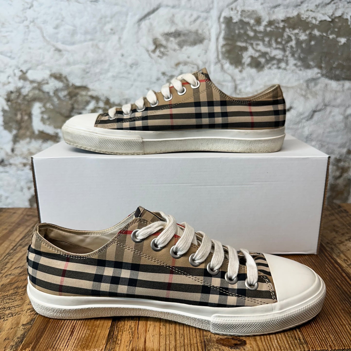 Burberry Side Spell Plaid Sneaker Sz 9 (42)