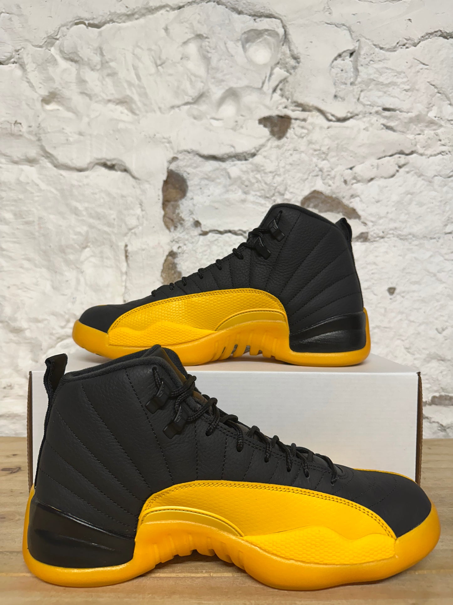 Air Jordan 12 Black University Gold Sz 10