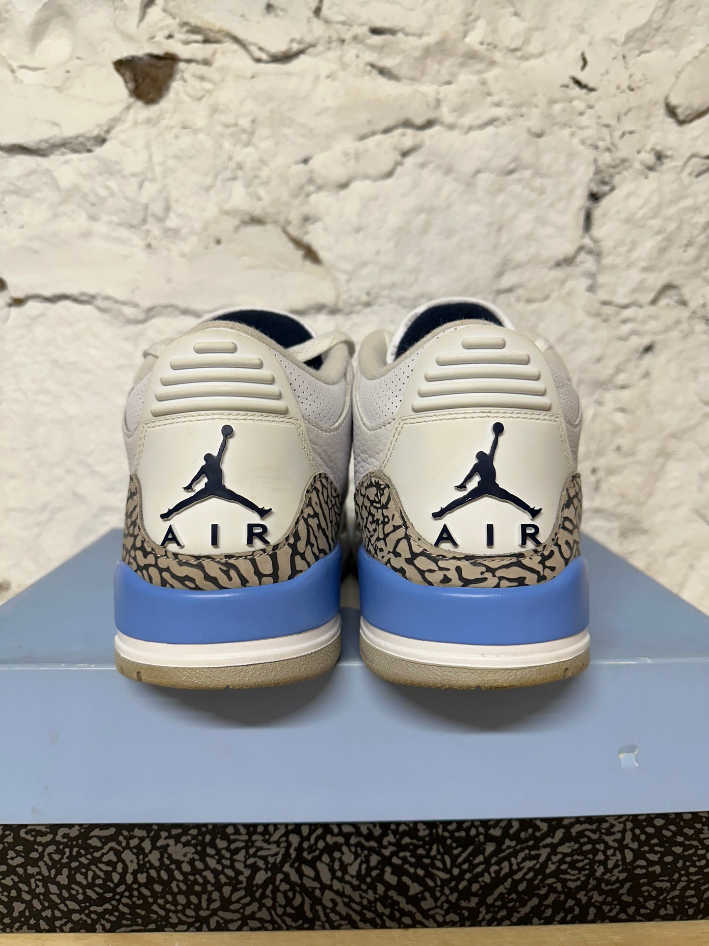Air Jordan 3 UNC Sz 10