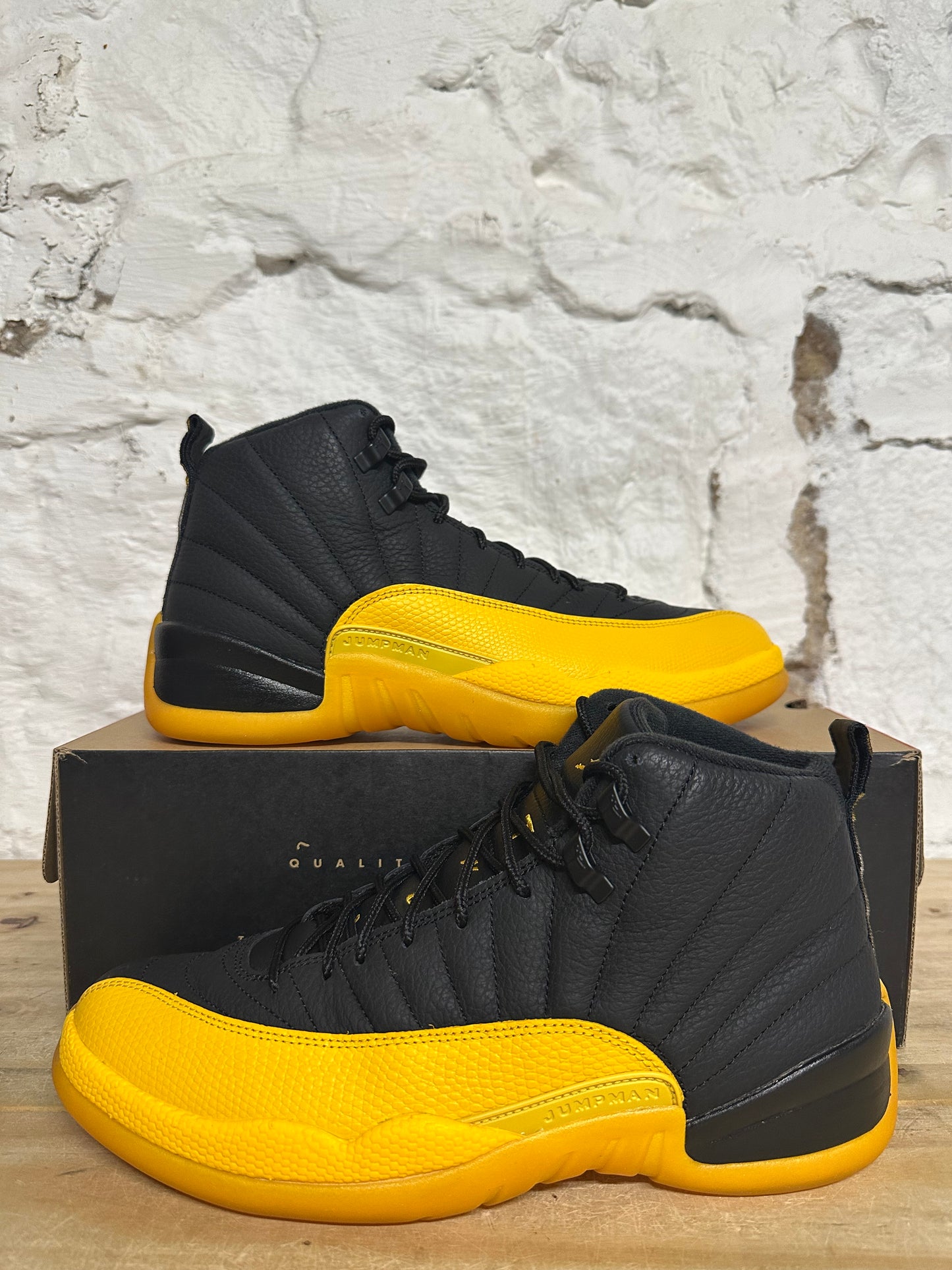 Air Jordan 12 Black University Gold Sz 10