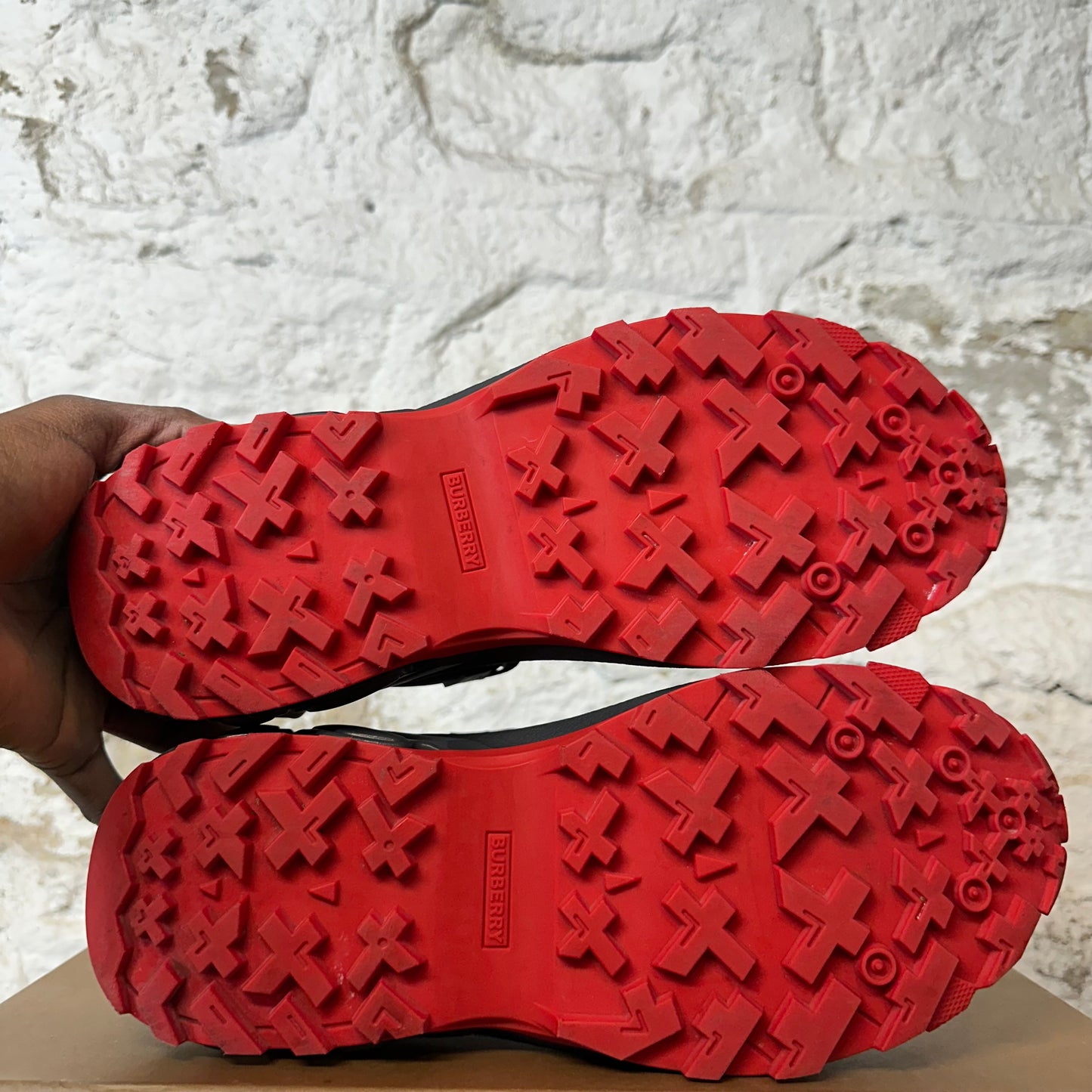 Burberry Arthur Floral Black Grey Red Sneaker Sz 9 (42)