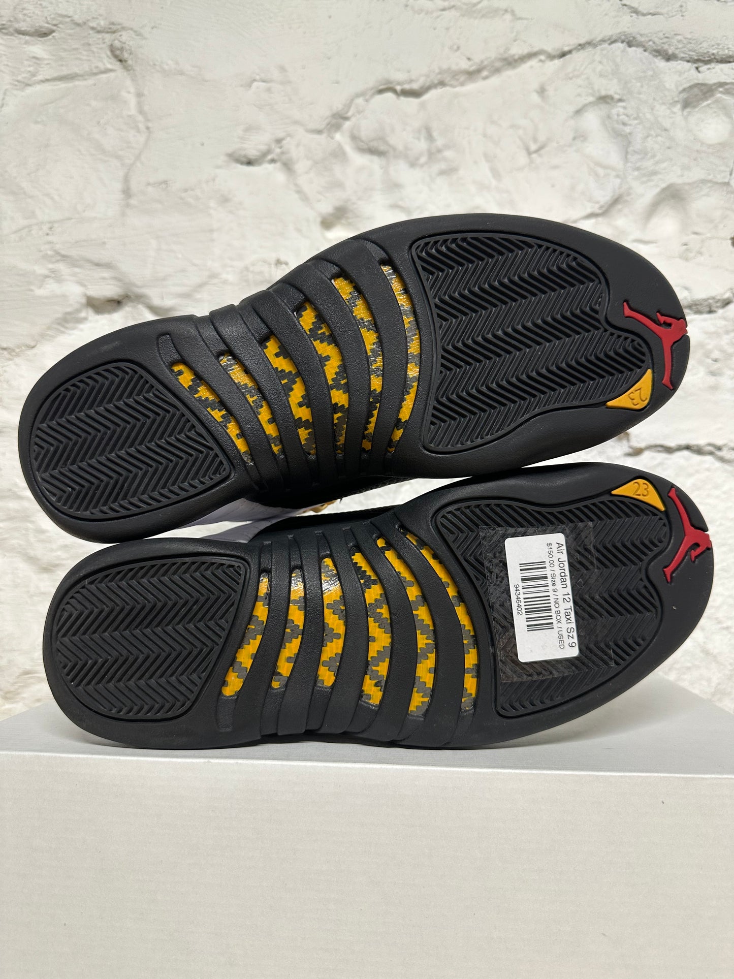 Air Jordan 12 Taxi Sz 9