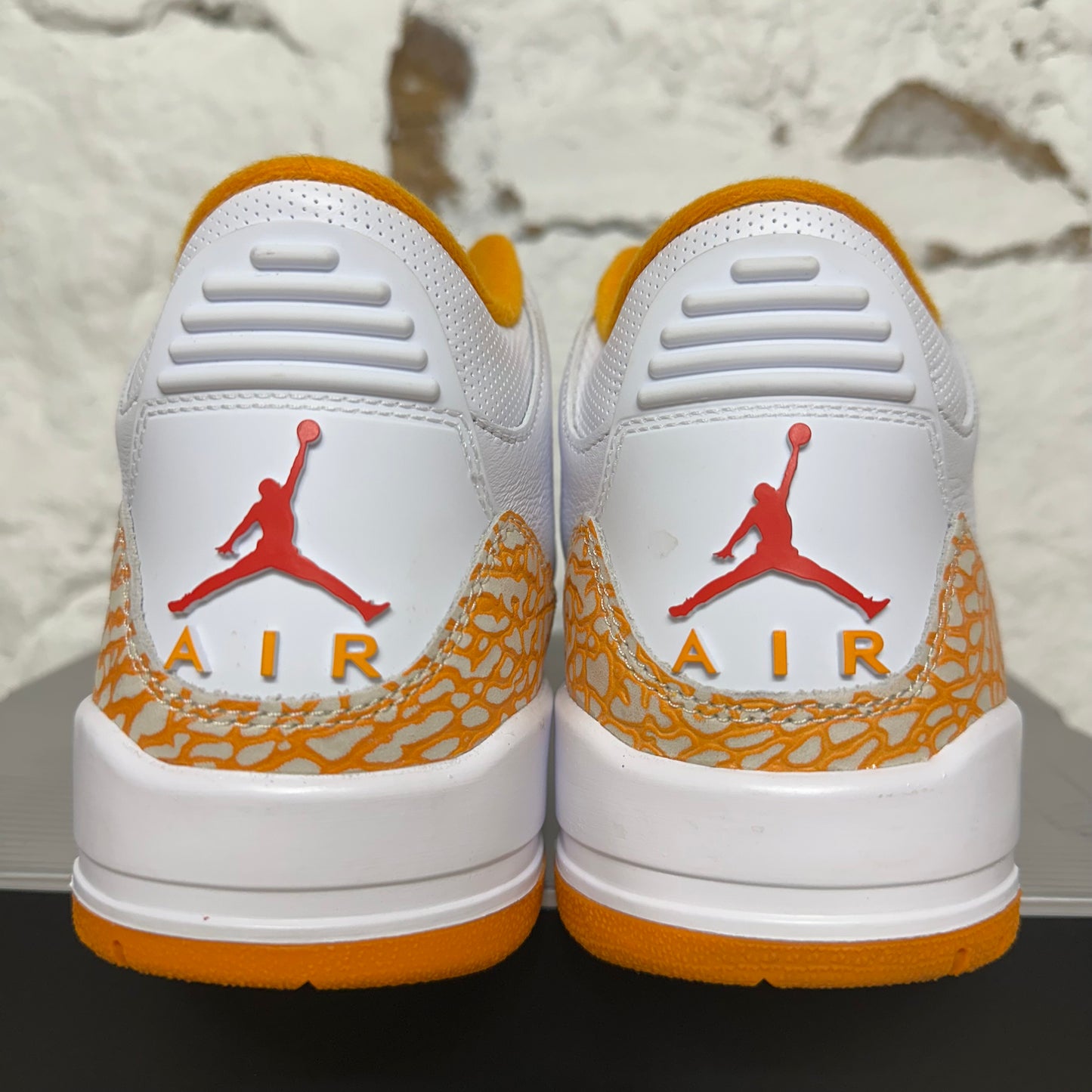 Air Jordan 3 Orange Citrus Sz 8.5 (10W)