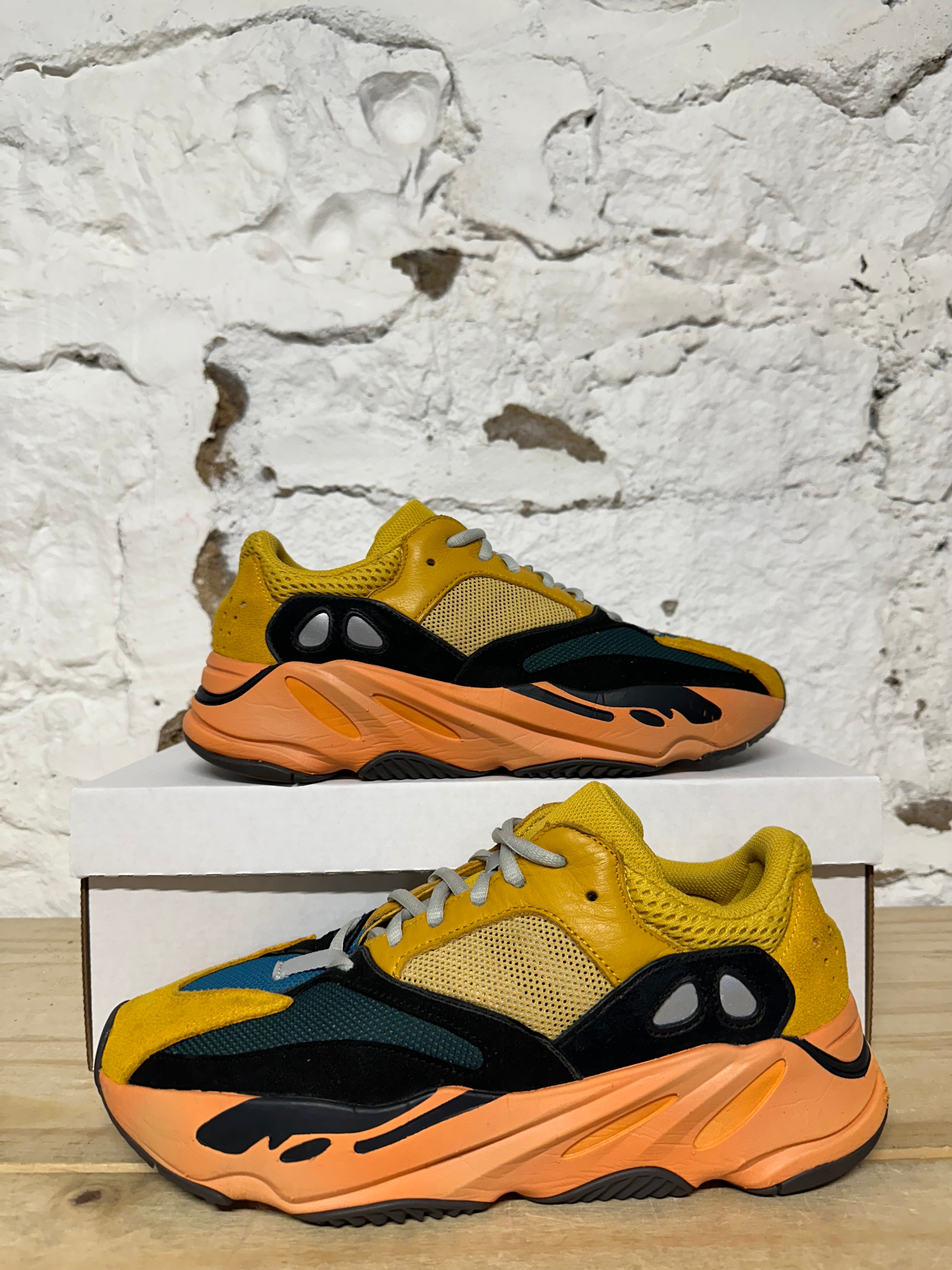 Yeezy 700 Sun Sz 9