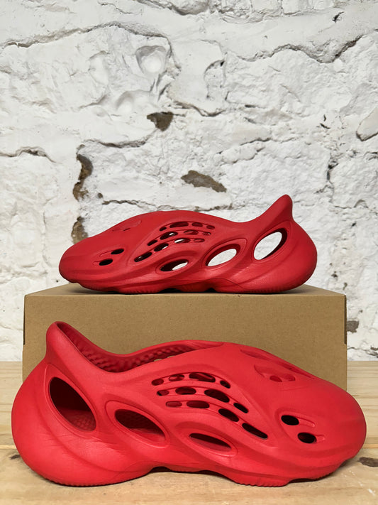 Yeezy Foam RNNR Vermilion Sz 13