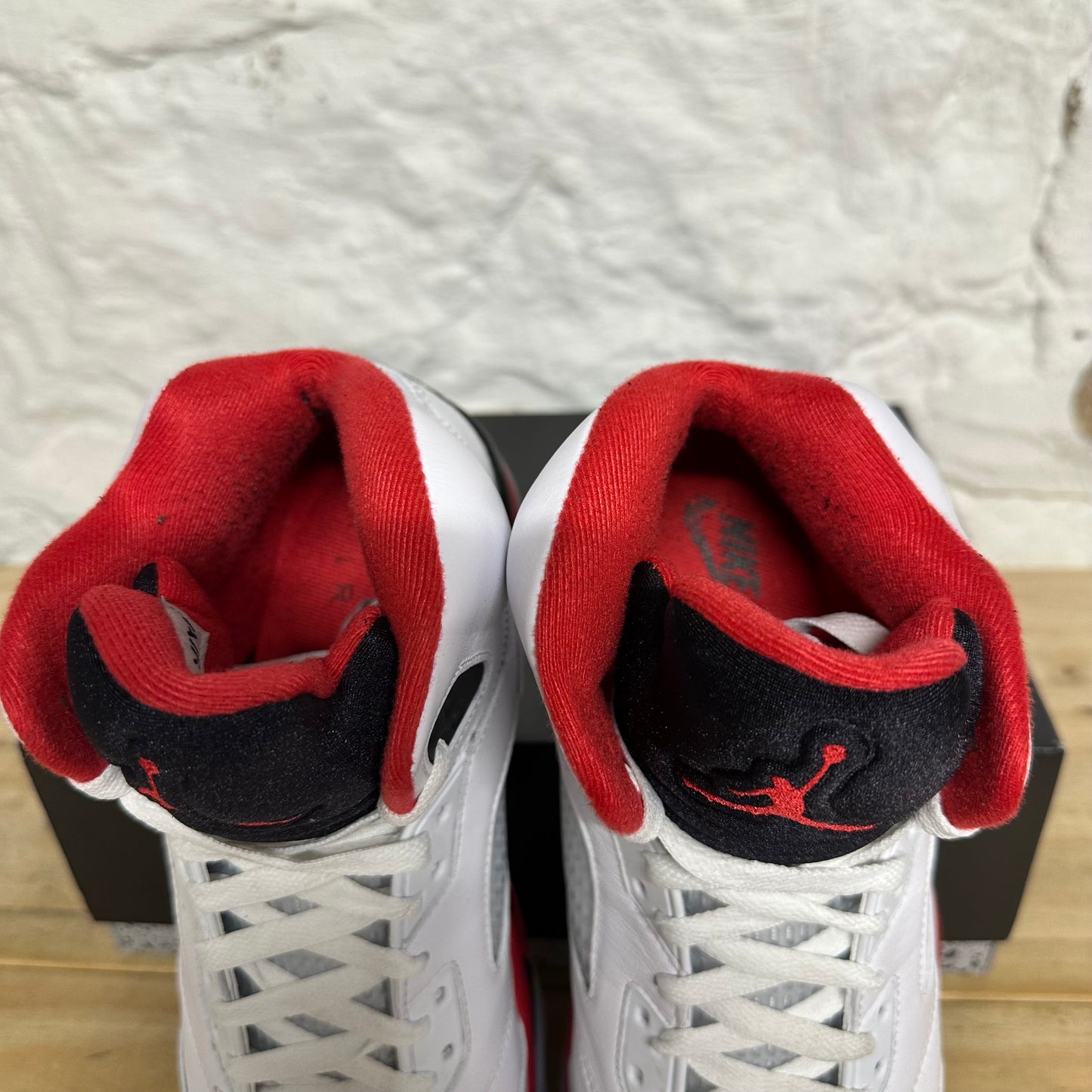 Air Jordan 5 Fire Red Black Tongue (2025) Sz 10