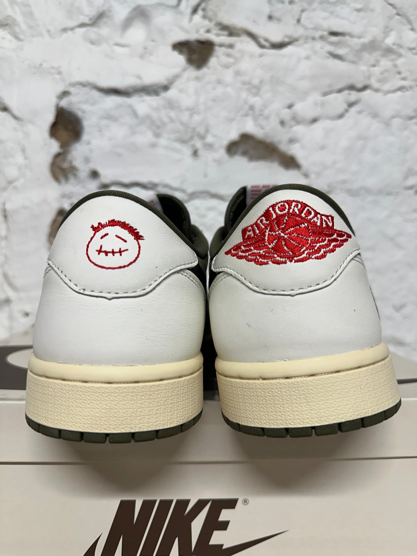 Air Jordan 1 Low Travis Scott Medium Olive Sz 10.5