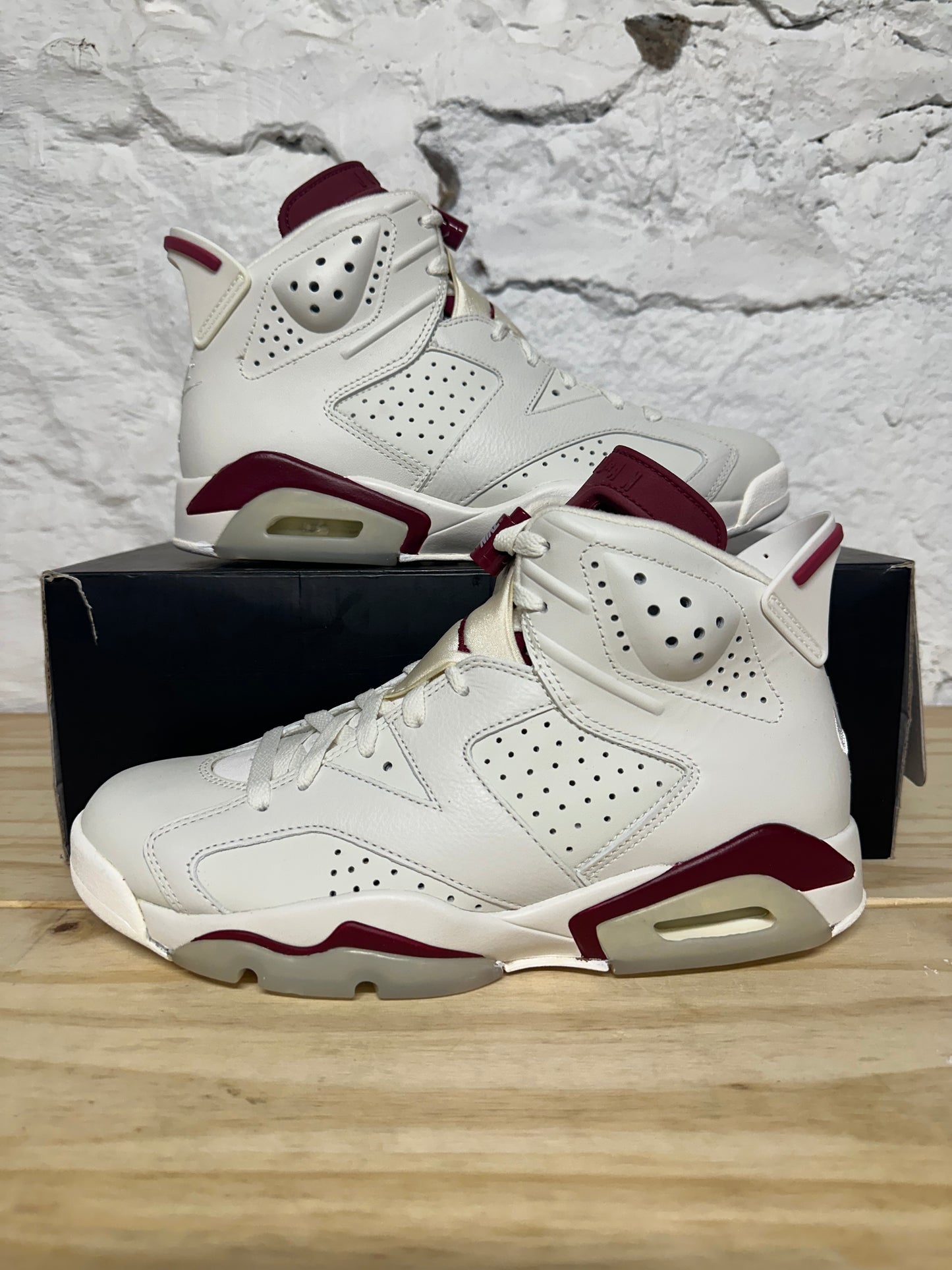 Air Jordan 6 Maroon Sz 8.5 DS