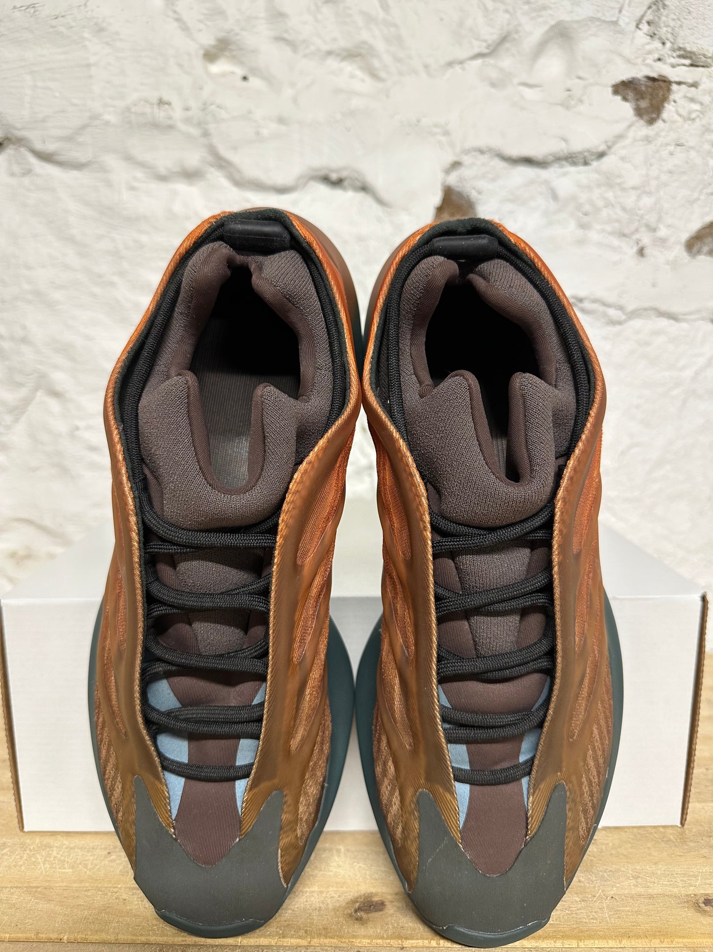 Yeezy 700 Copper Fade Sz 11.5