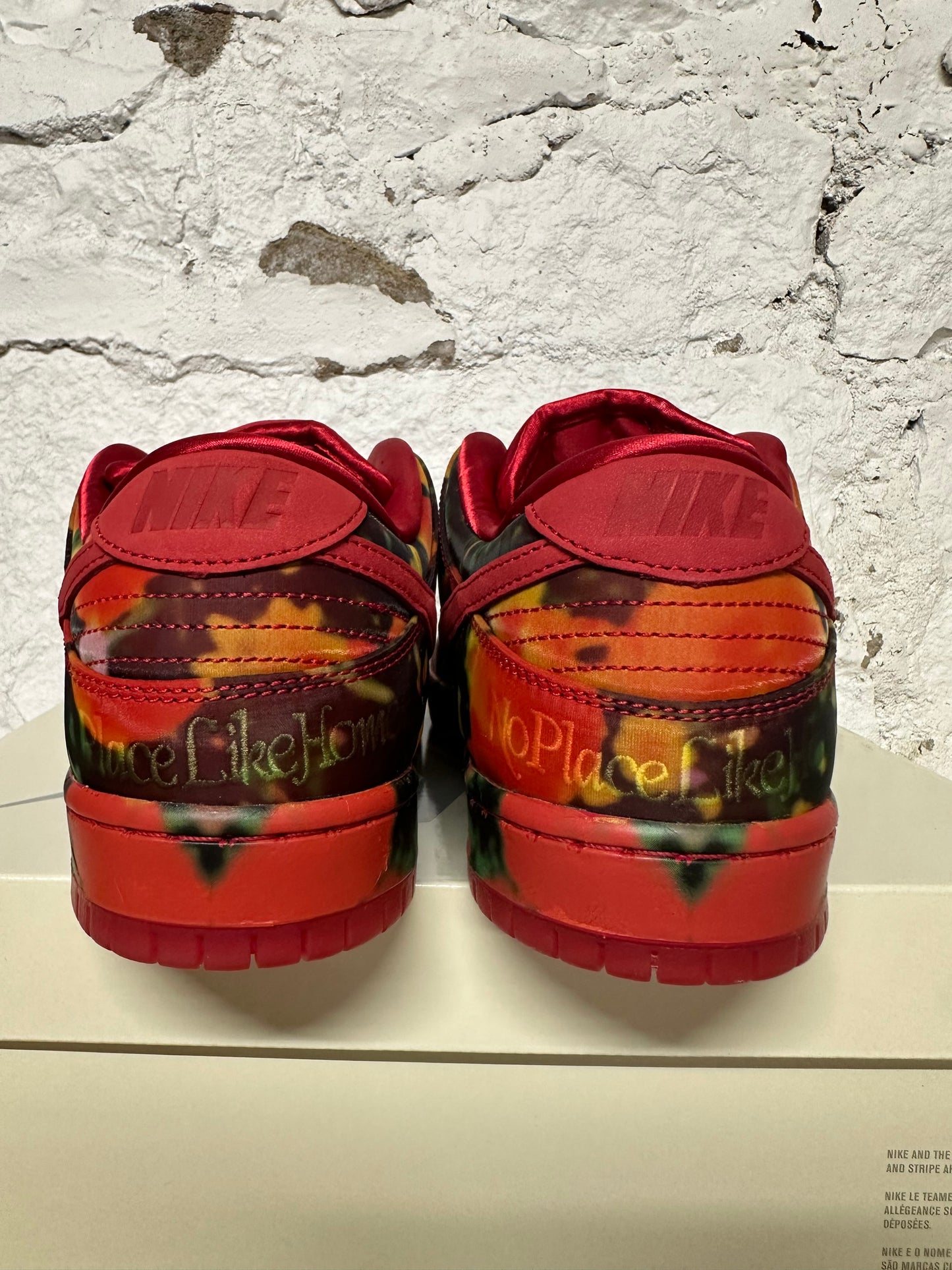 Nike SB Dunk Low Wizard Of Oz Poppy Sz 9.5 DS