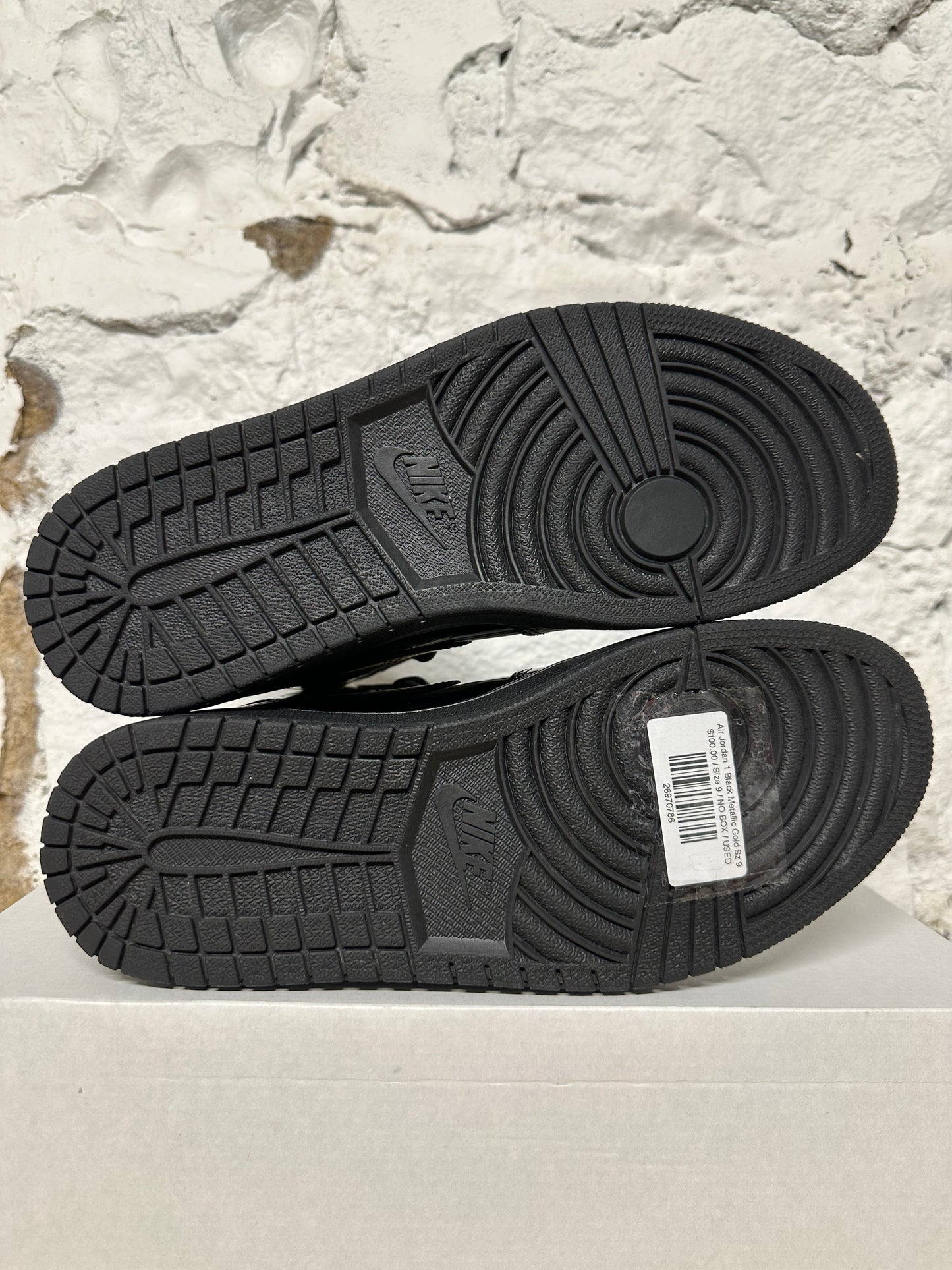 Air Jordan 1 Black Metallic Gold Sz 9