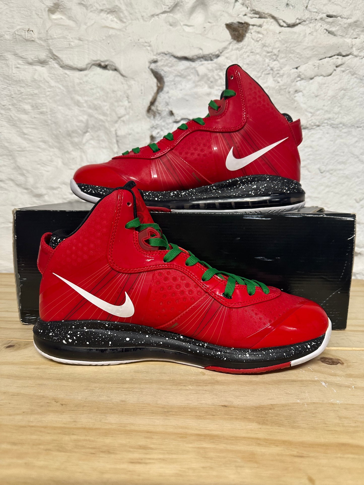 Nike LeBron 8 V/2 Chrisrtmas Sz 10