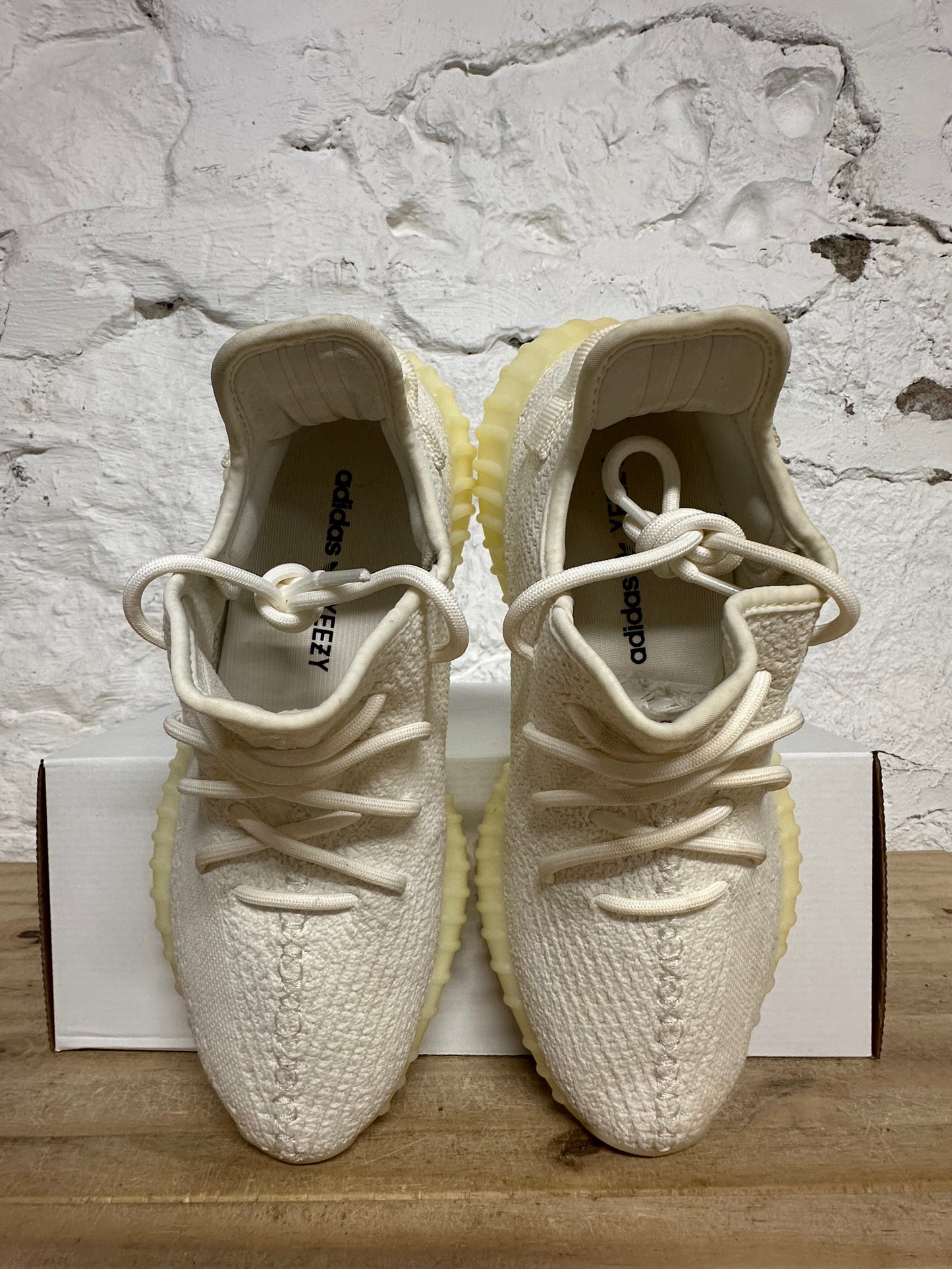 Yeezy 350 V2 Cream Sz 9