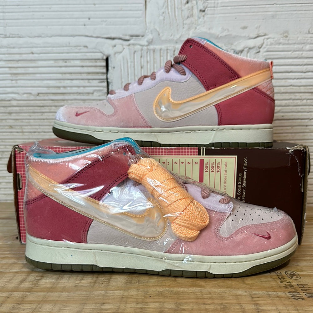 Nike Dunk Mid Social Status Strawberry Milk Sz 10 DS
