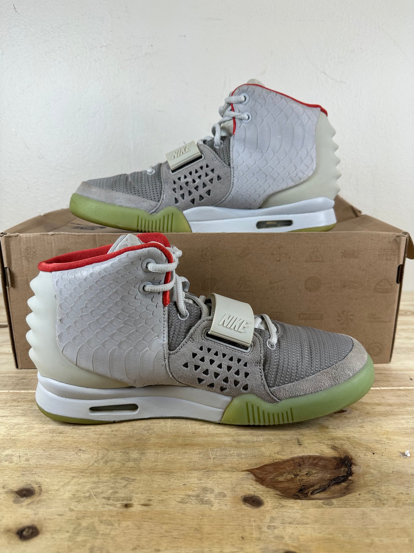 Nike Air Yeezy 2 Pure Platinum Sz 9.5