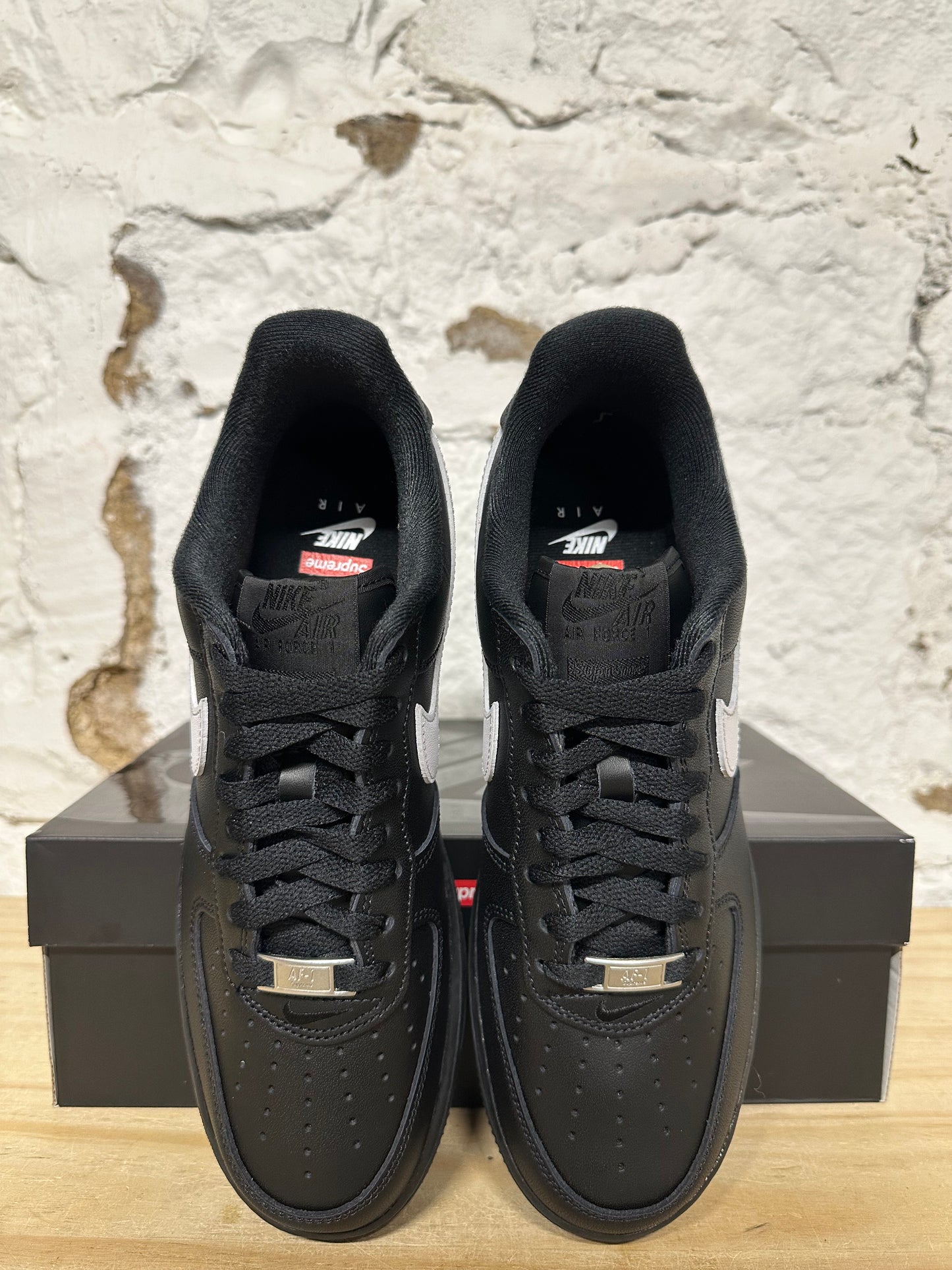 Nike Air Force 1 Low Supreme Black White Sz 7.5 DS